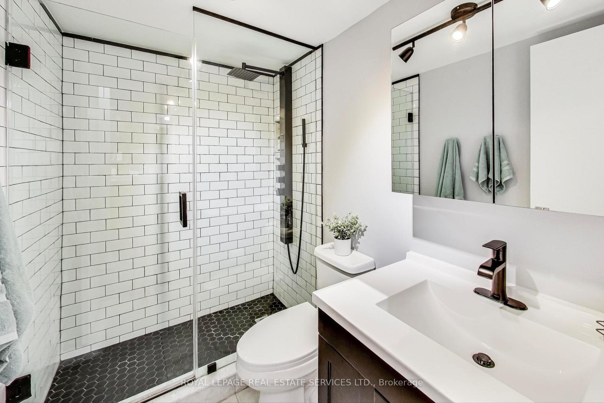 Photo 7 of Unit 1003, 30 Gloucester Street, Toronto, Church-Yonge Corridor — HOMEH