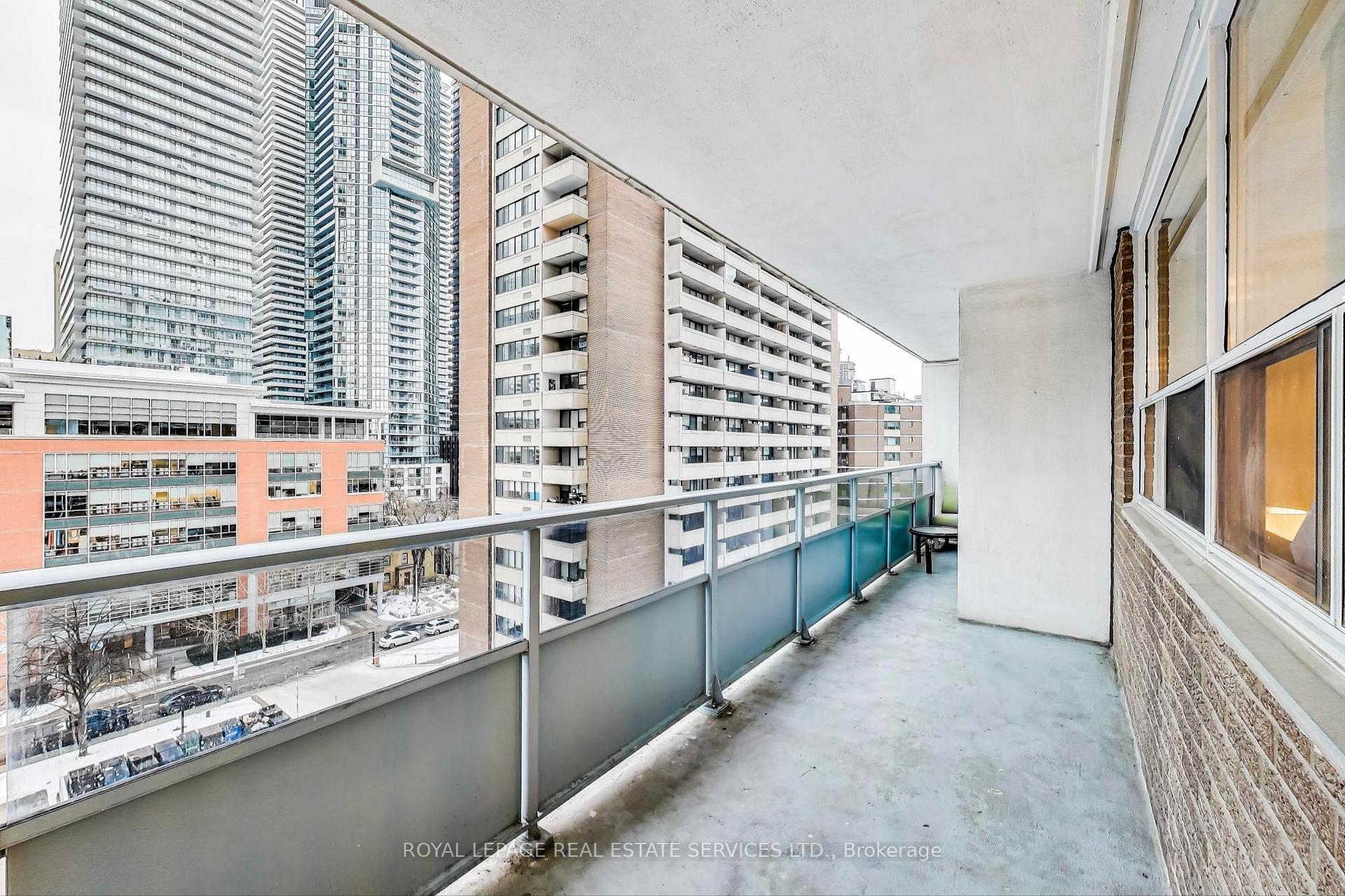Photo 13 of Unit 1003, 30 Gloucester Street, Toronto, Church-Yonge Corridor — HOMEH
