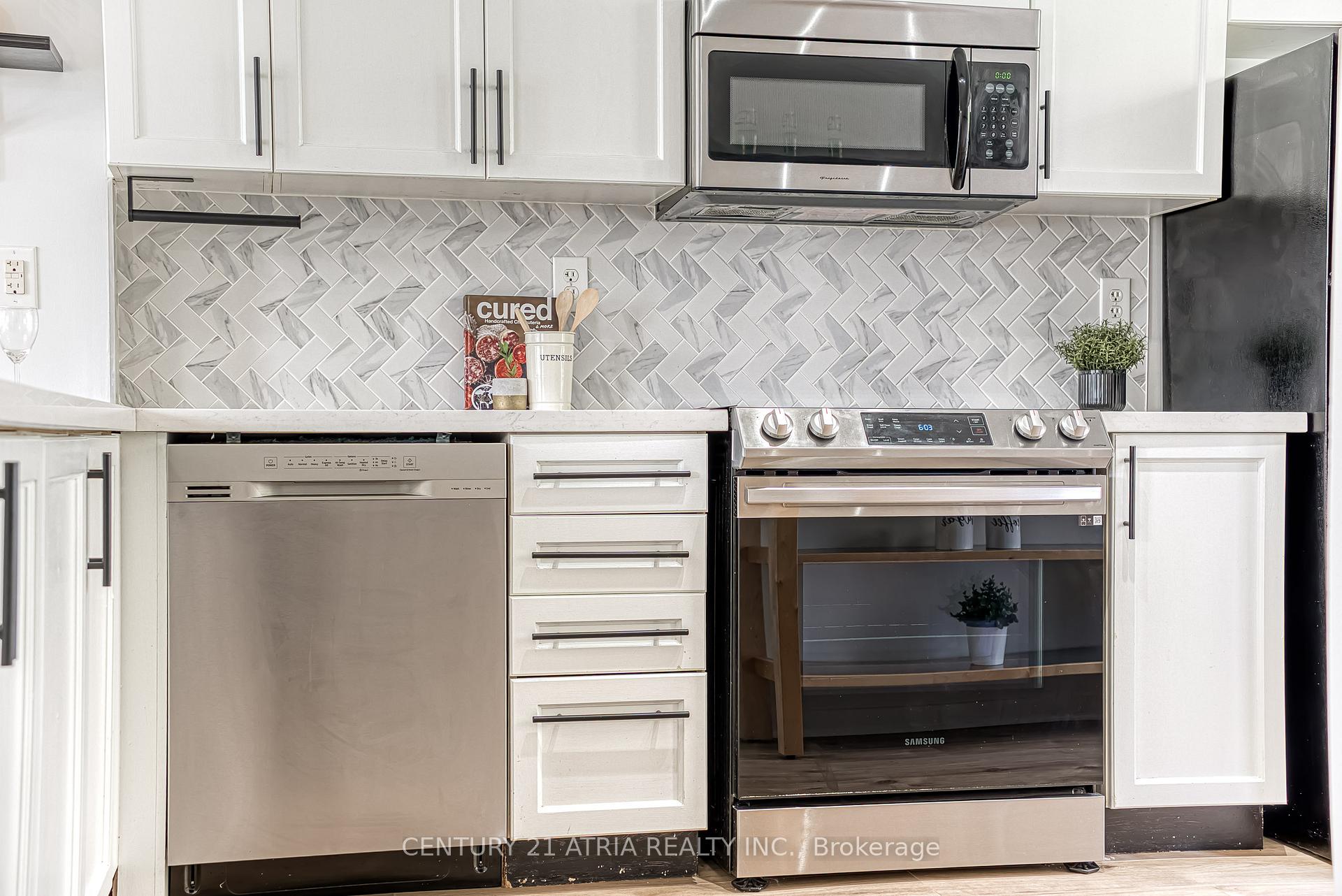 Photo 9 of Unit 2, 8 Frances Loring Lane, Toronto, South Riverdale — HOMEH