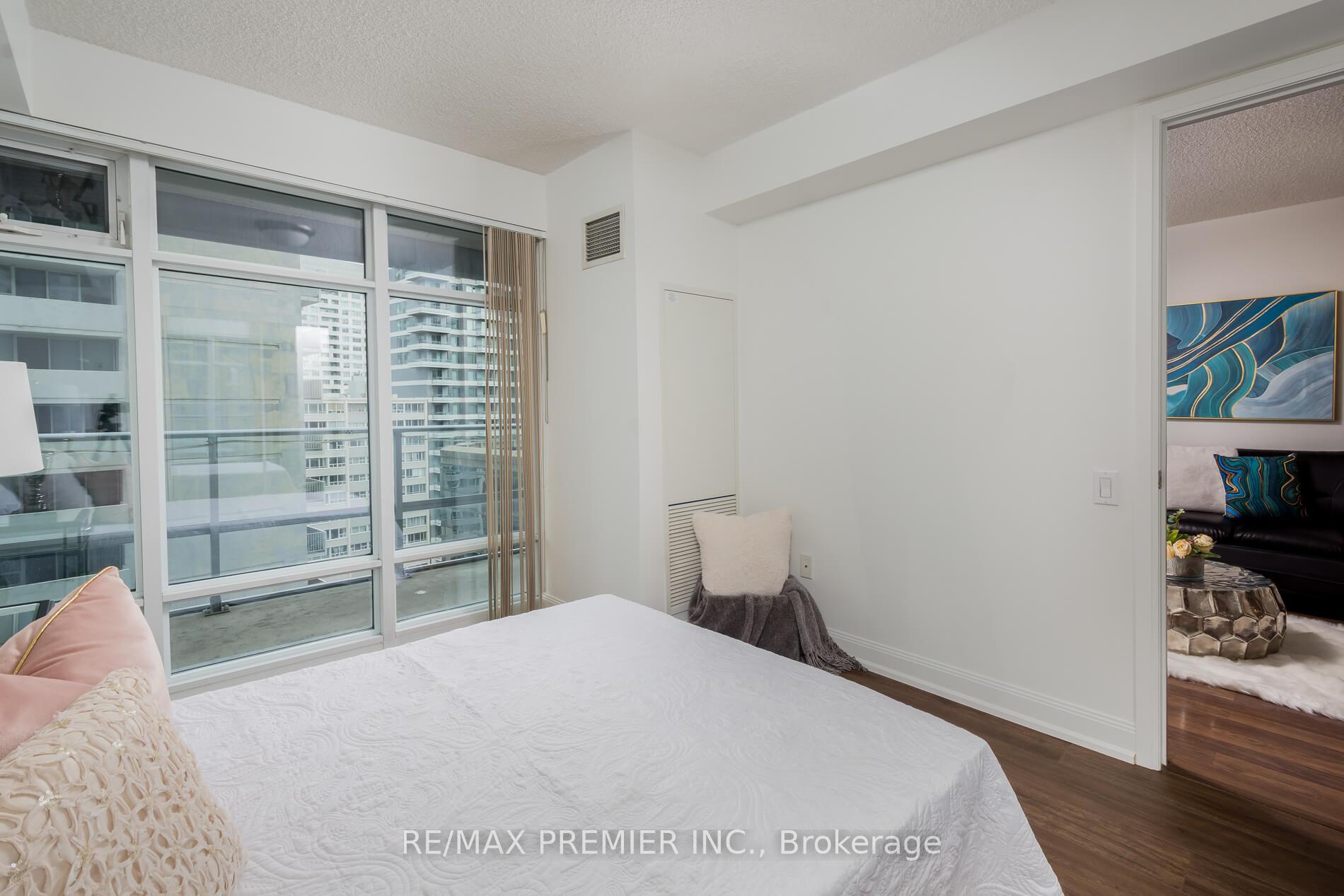 Photo 6 of Unit 1512, 2191 Yonge Street, Toronto, Mount Pleasant West — HOMEH
