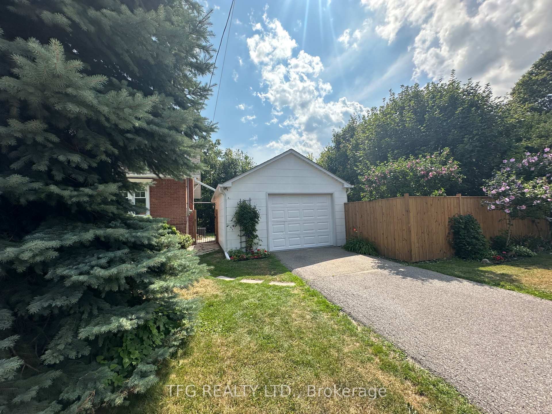 Photo 14 of 103 Wellington Street, Clarington, Bowmanville — HOMEH