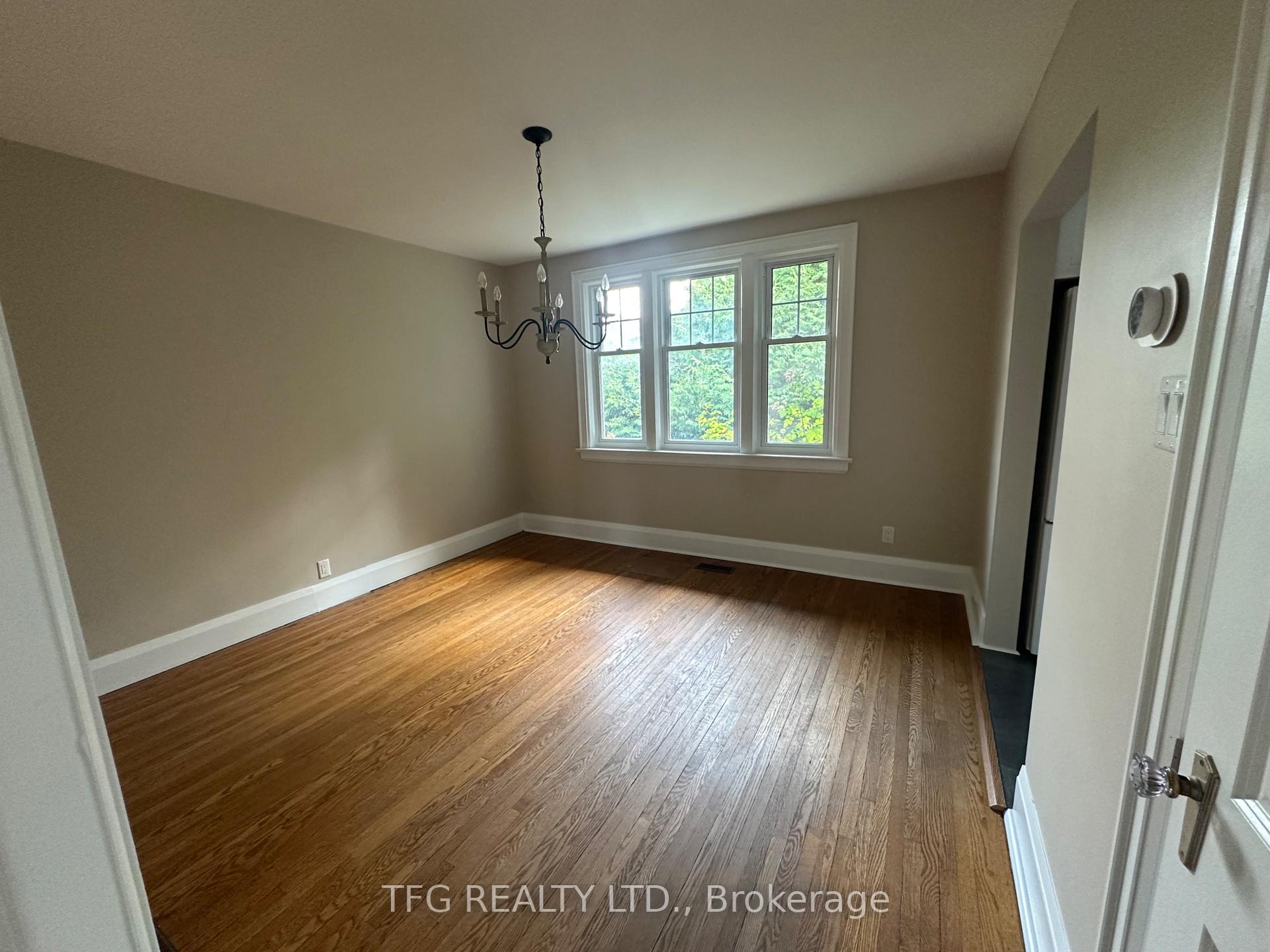 Photo 3 of 103 Wellington Street, Clarington, Bowmanville — HOMEH