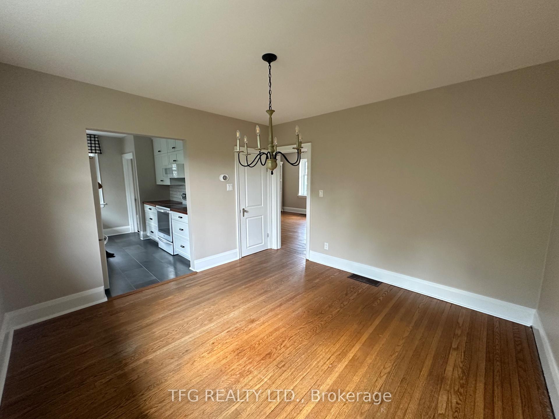 Photo 7 of 103 Wellington Street, Clarington, Bowmanville — HOMEH