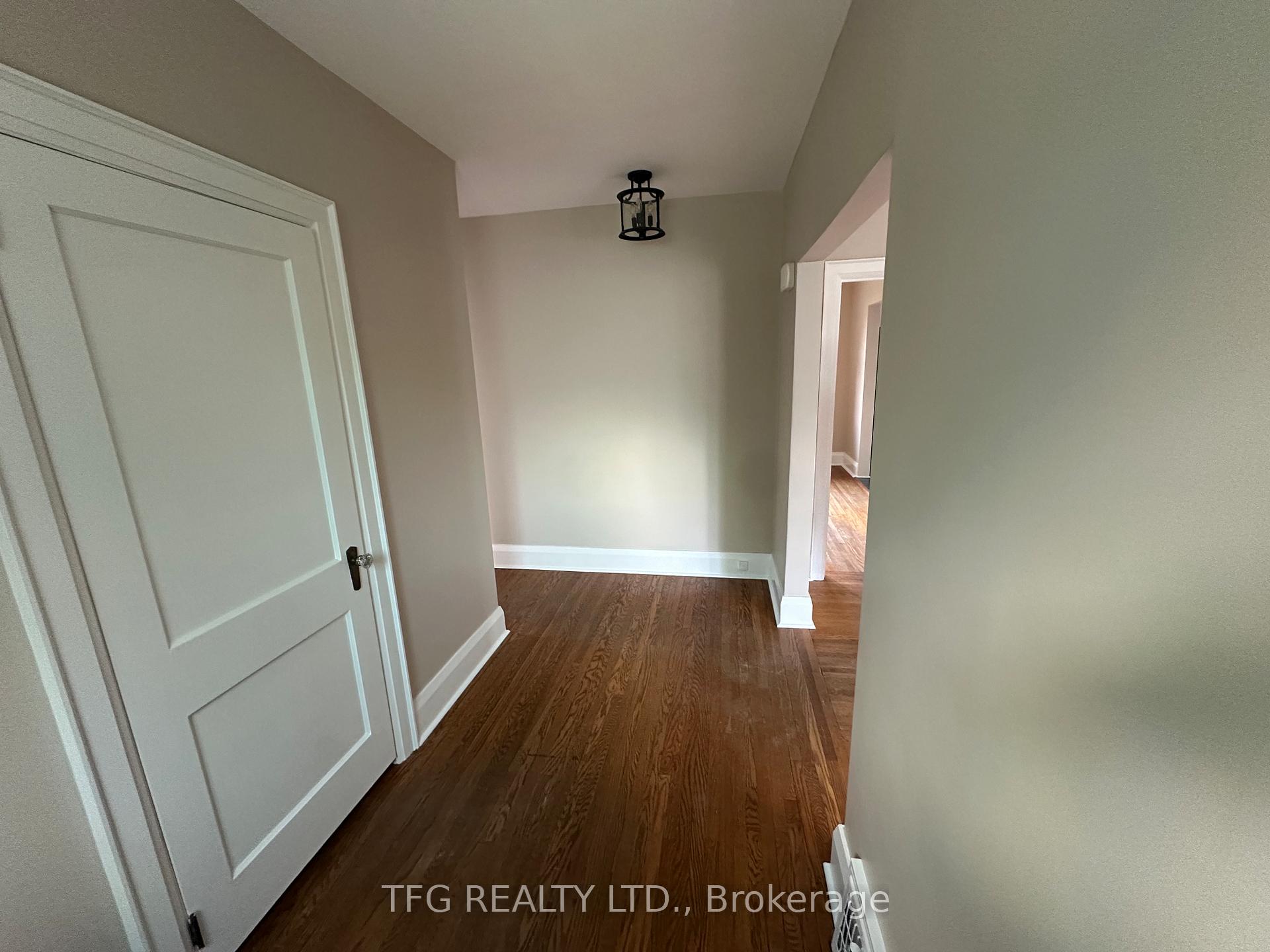 Photo 2 of 103 Wellington Street, Clarington, Bowmanville — HOMEH