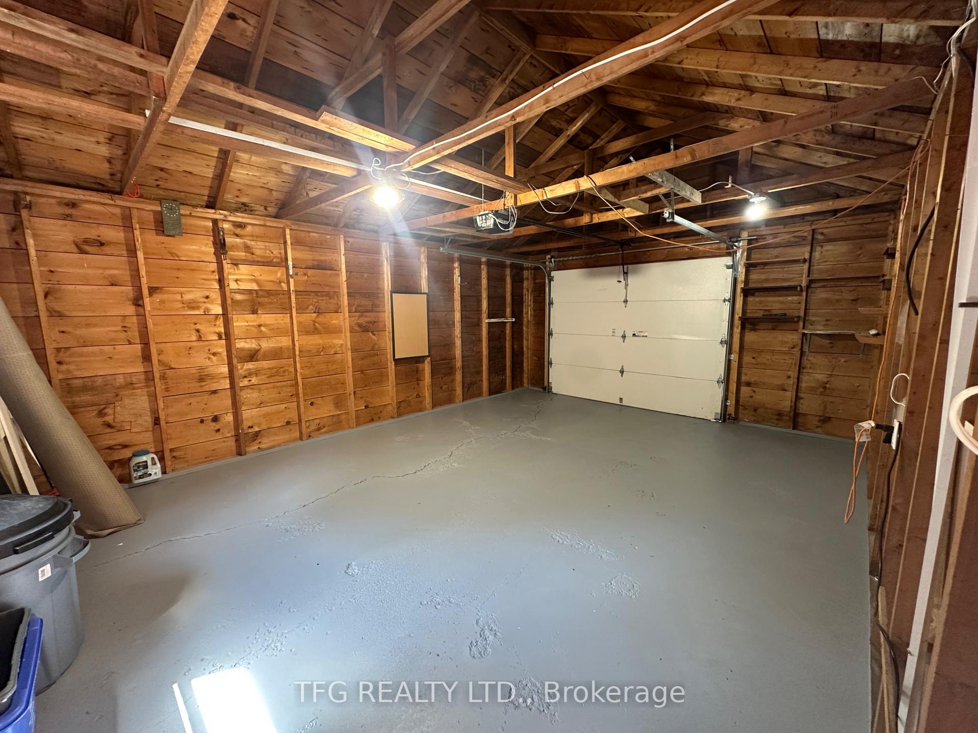 Photo 18 of 103 Wellington Street, Clarington, Bowmanville — HOMEH