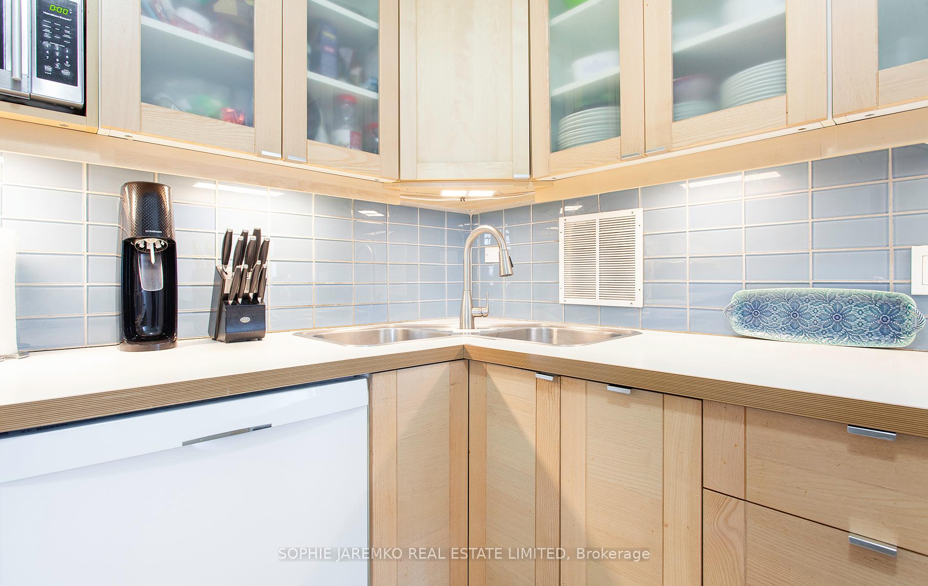 Photo 22 of Unit 1203, 580 Christie Street, Toronto, Wychwood — HOMEH