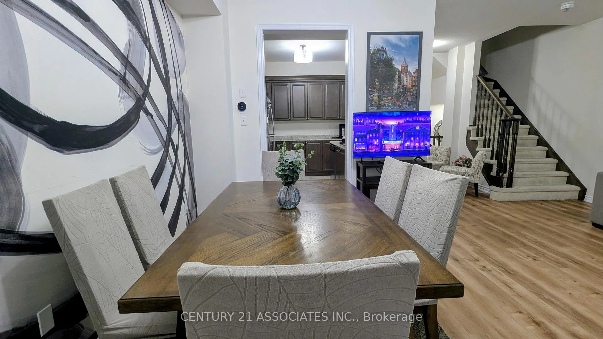Photo 16 of 24 Savage Drive, Hamilton, Waterdown — HOMEH