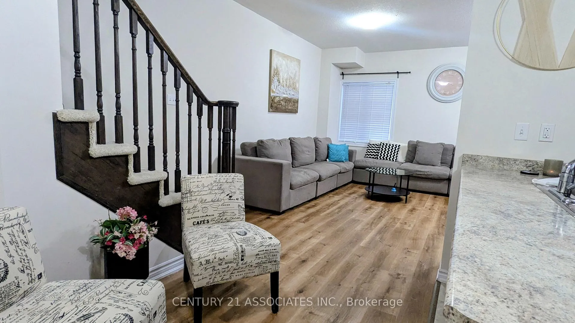 Photo 22 of 24 Savage Drive, Hamilton, Waterdown — HOMEH