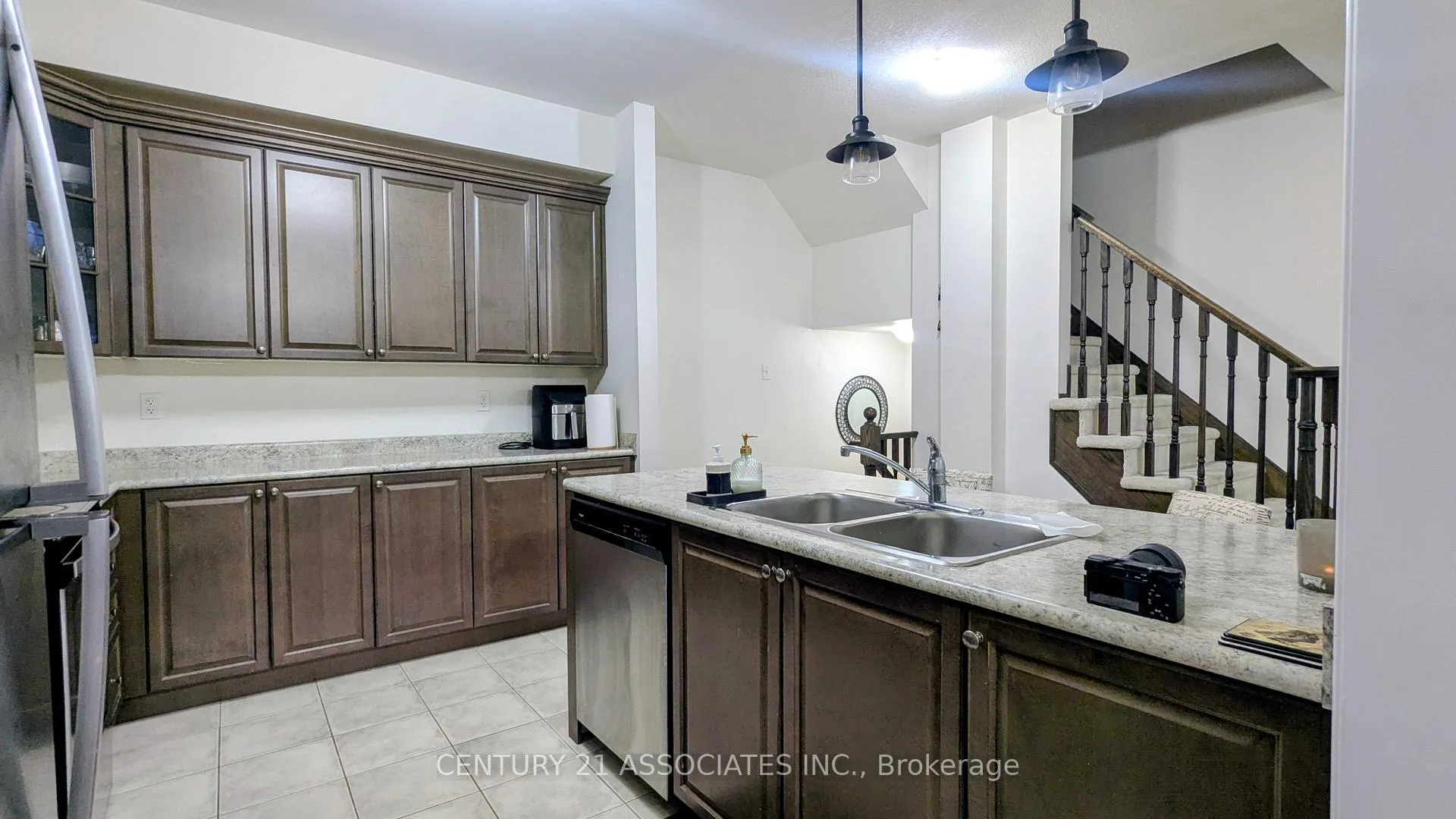 Photo 28 of 24 Savage Drive, Hamilton, Waterdown — HOMEH