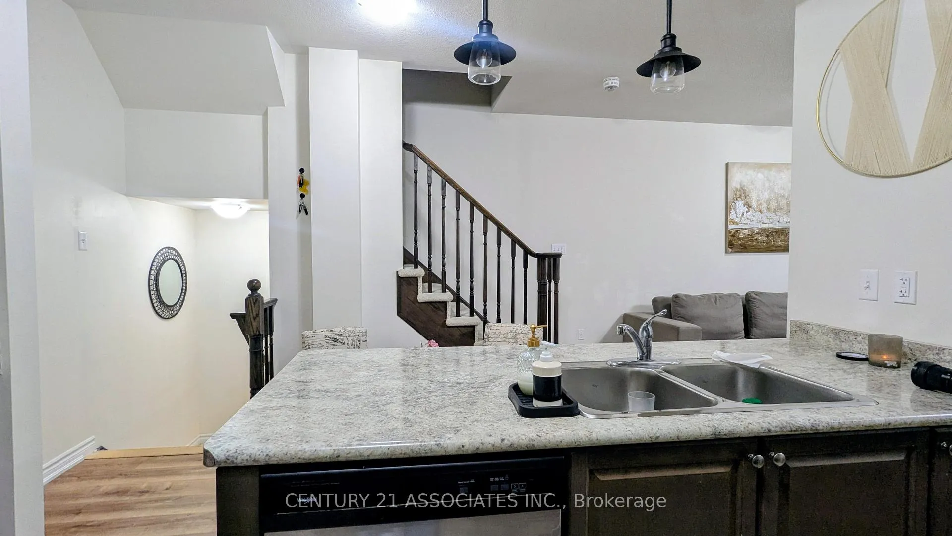 Photo 36 of 24 Savage Drive, Hamilton, Waterdown — HOMEH