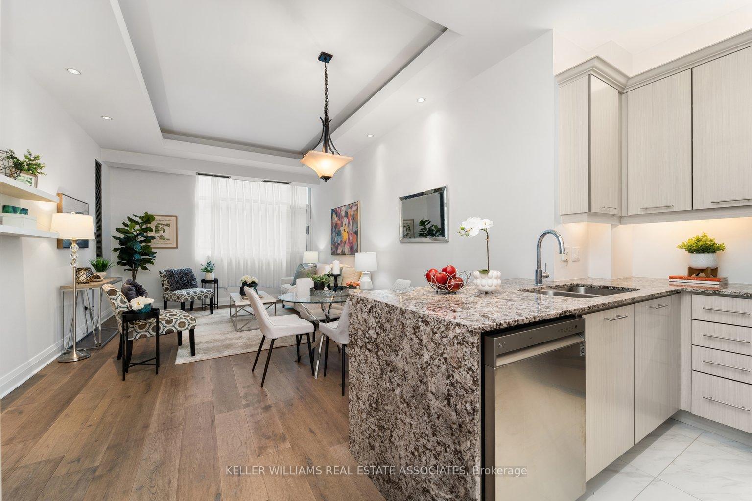 Photo 4 of Unit 203, 8 Wellesley Street E, Toronto, Church-Yonge Corridor — HOMEH