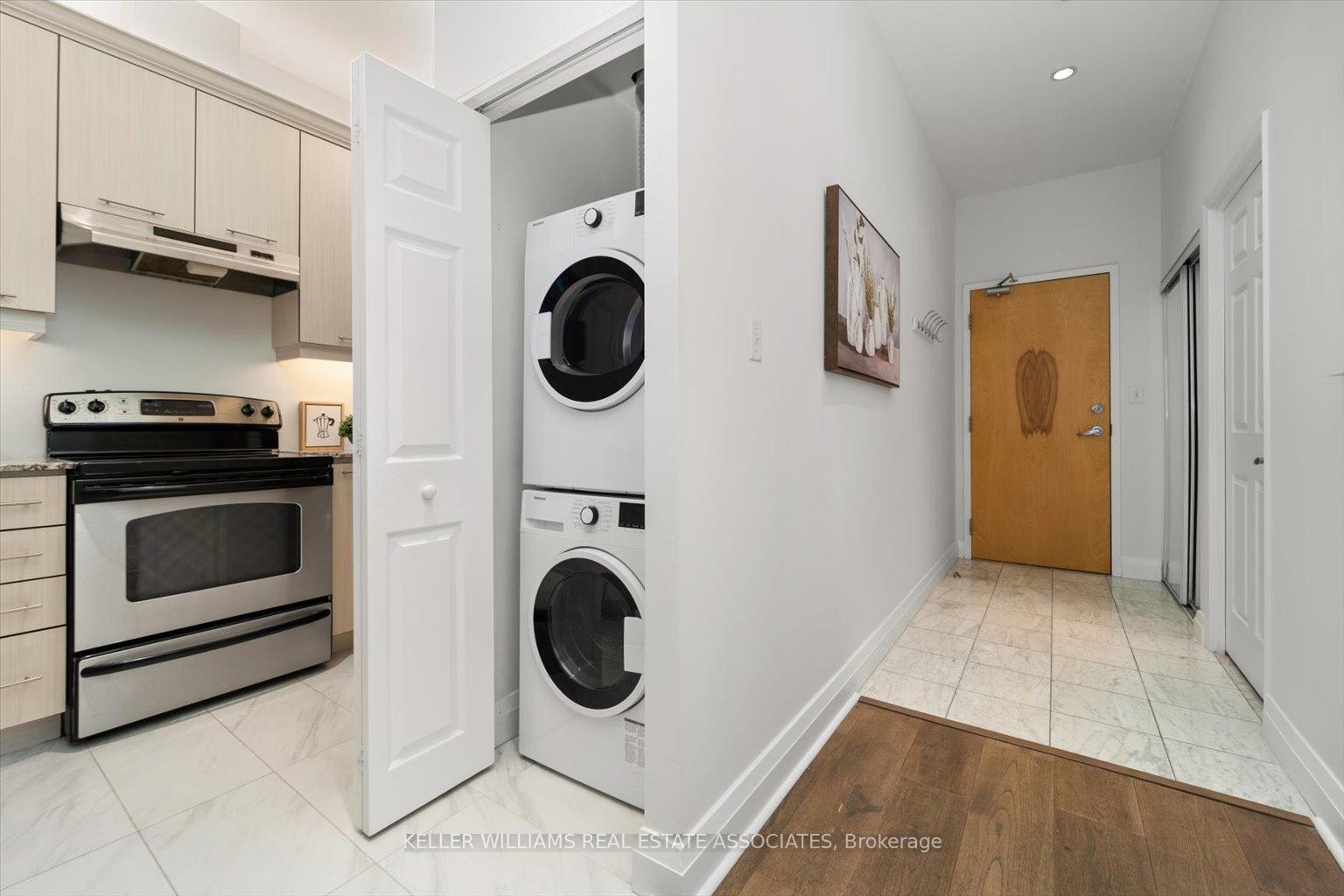 Photo 8 of Unit 203, 8 Wellesley Street E, Toronto, Church-Yonge Corridor — HOMEH