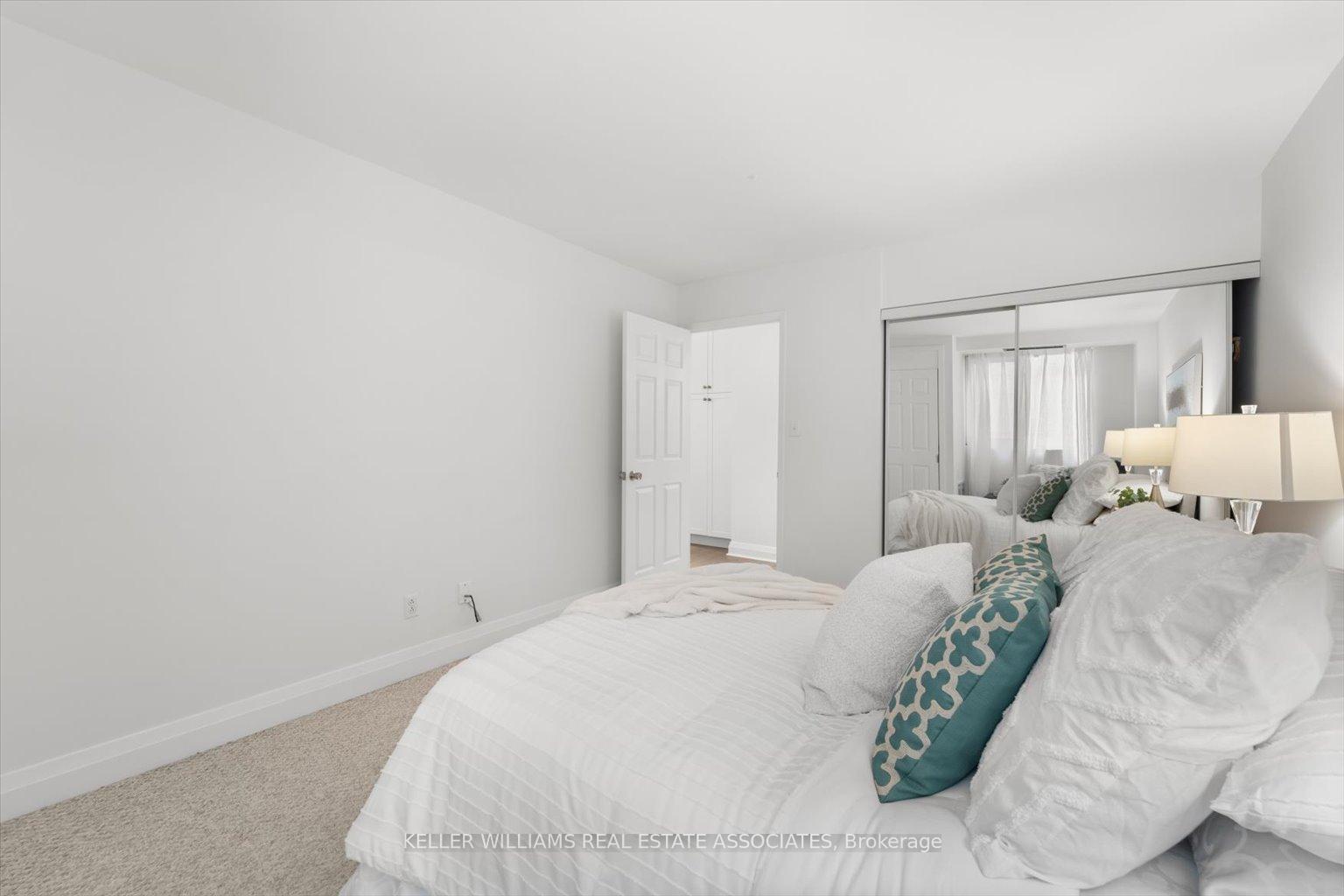 Photo 16 of Unit 203, 8 Wellesley Street E, Toronto, Church-Yonge Corridor — HOMEH