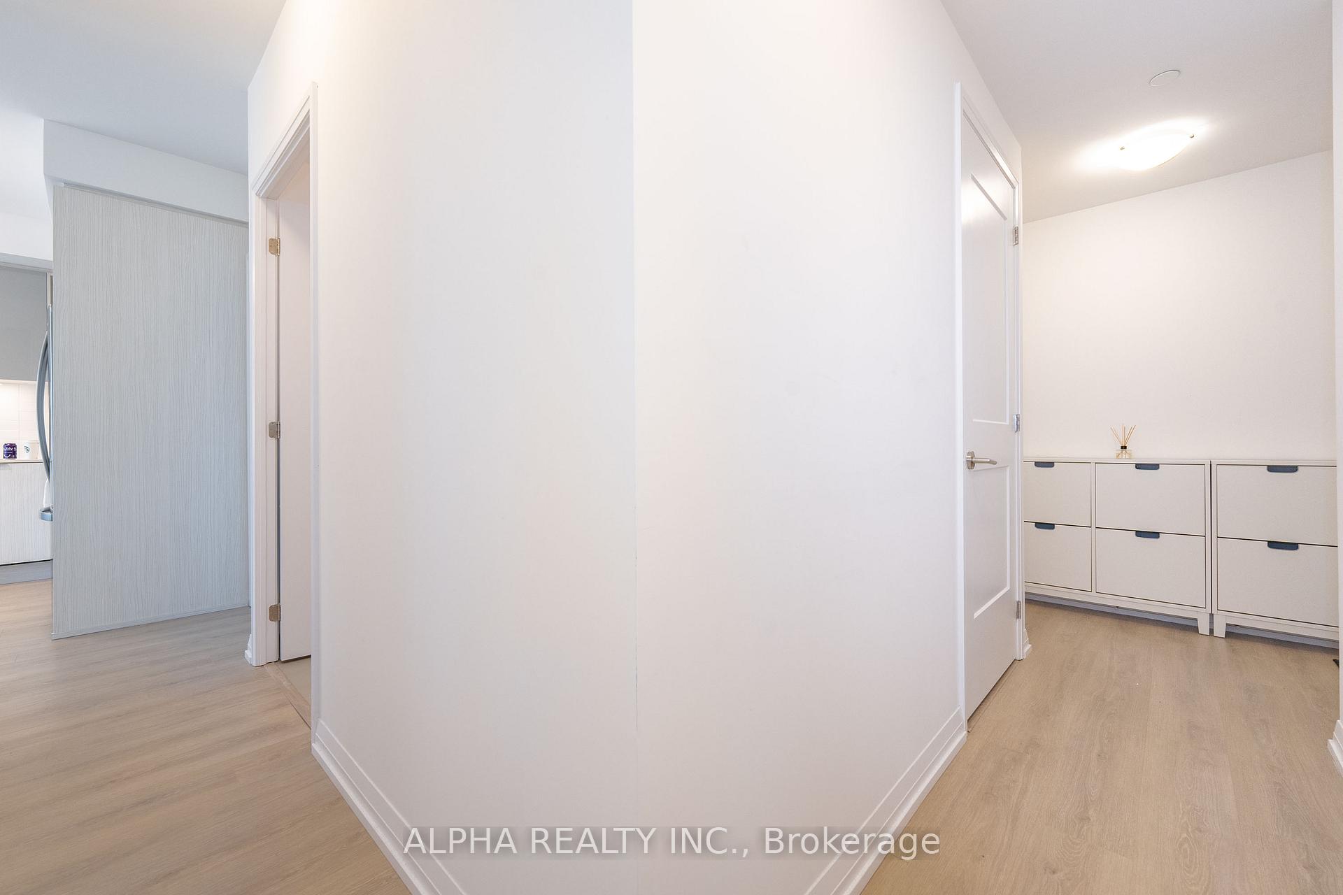 Photo 5 of Unit 2017, 50 Dunfield Avenue, Toronto, Mount Pleasant West — HOMEH