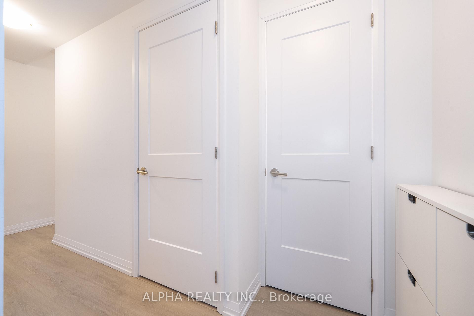 Photo 3 of Unit 2017, 50 Dunfield Avenue, Toronto, Mount Pleasant West — HOMEH