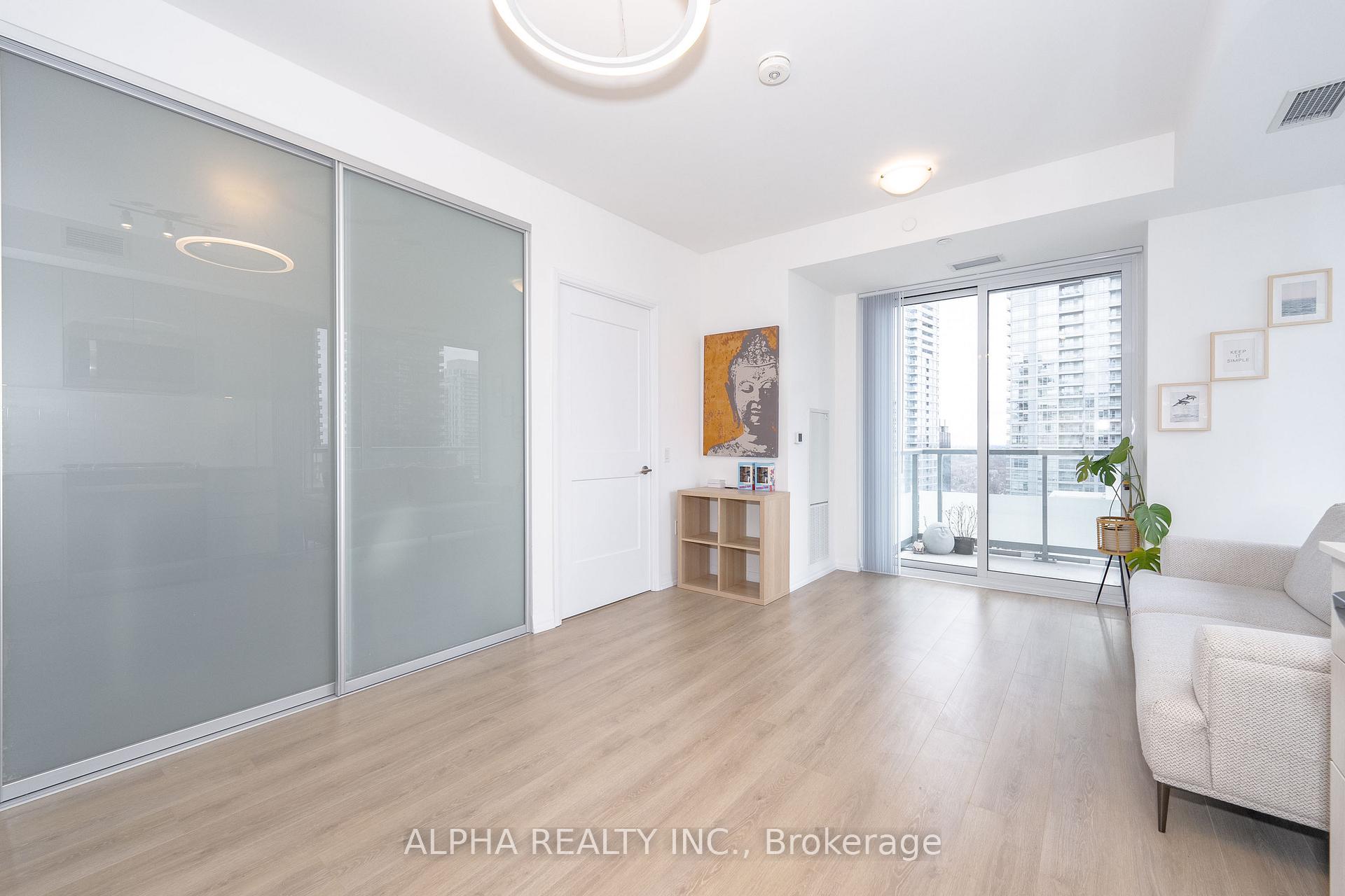 Photo 9 of Unit 2017, 50 Dunfield Avenue, Toronto, Mount Pleasant West — HOMEH