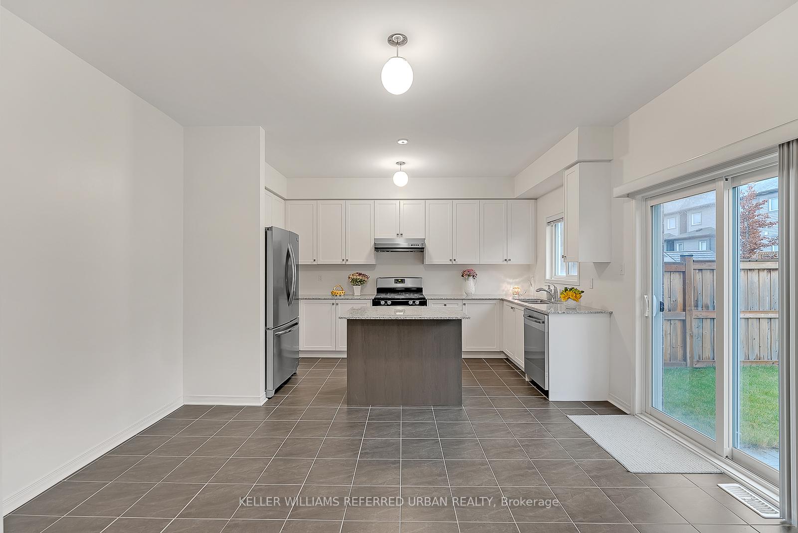 Photo 7 of 34 Jack Roach Street, Clarington, Bowmanville — HOMEH