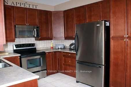Photo 3 of 49 Penhurst Drive, Whitby, Brooklin — HOMEH