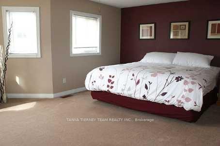 Photo 11 of 49 Penhurst Drive, Whitby, Brooklin — HOMEH