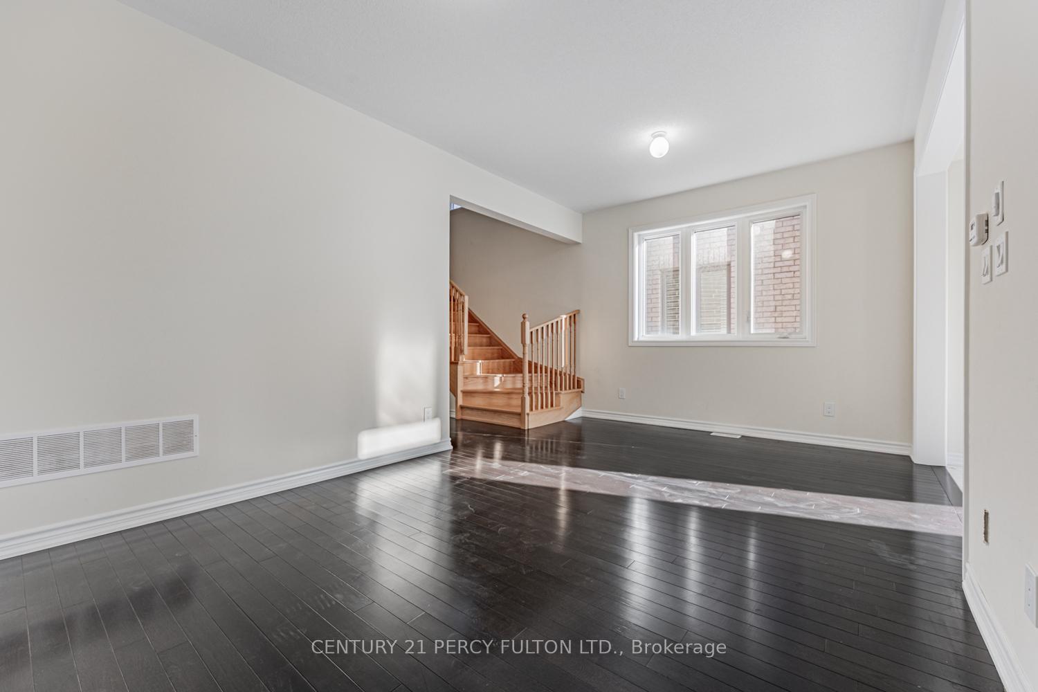 Photo 7 of 98 Closson Drive N, Whitby, Rural Whitby — HOMEH