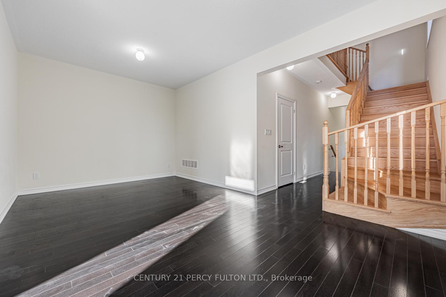 Photo 12 of 98 Closson Drive N, Whitby, Rural Whitby — HOMEH