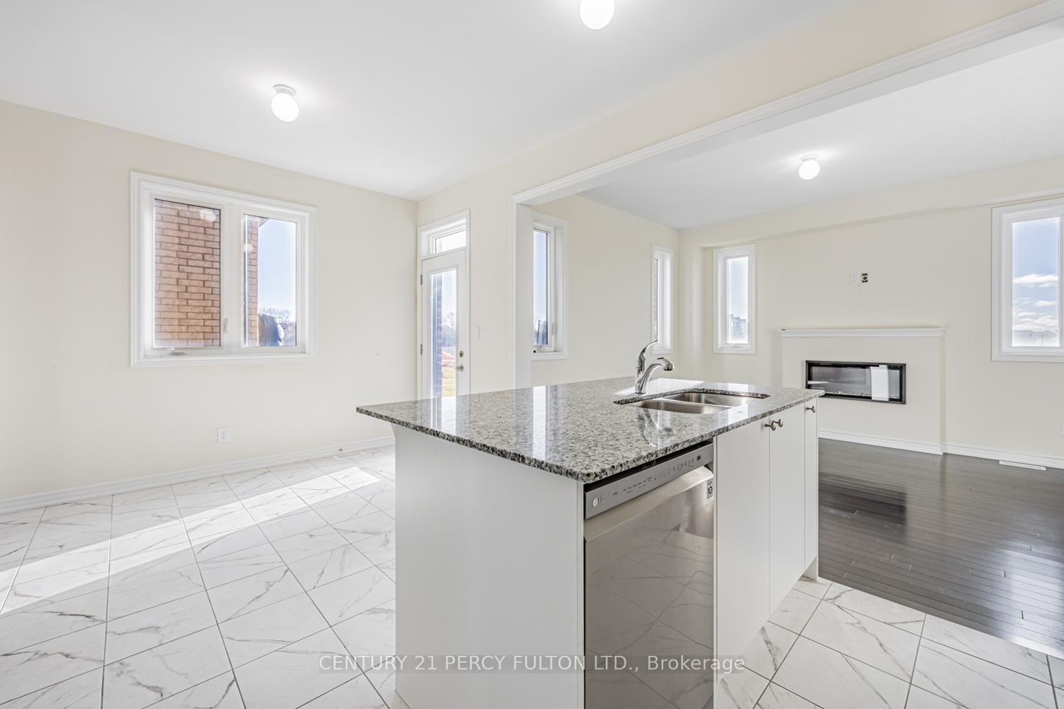 Photo 9 of 98 Closson Drive N, Whitby, Rural Whitby — HOMEH