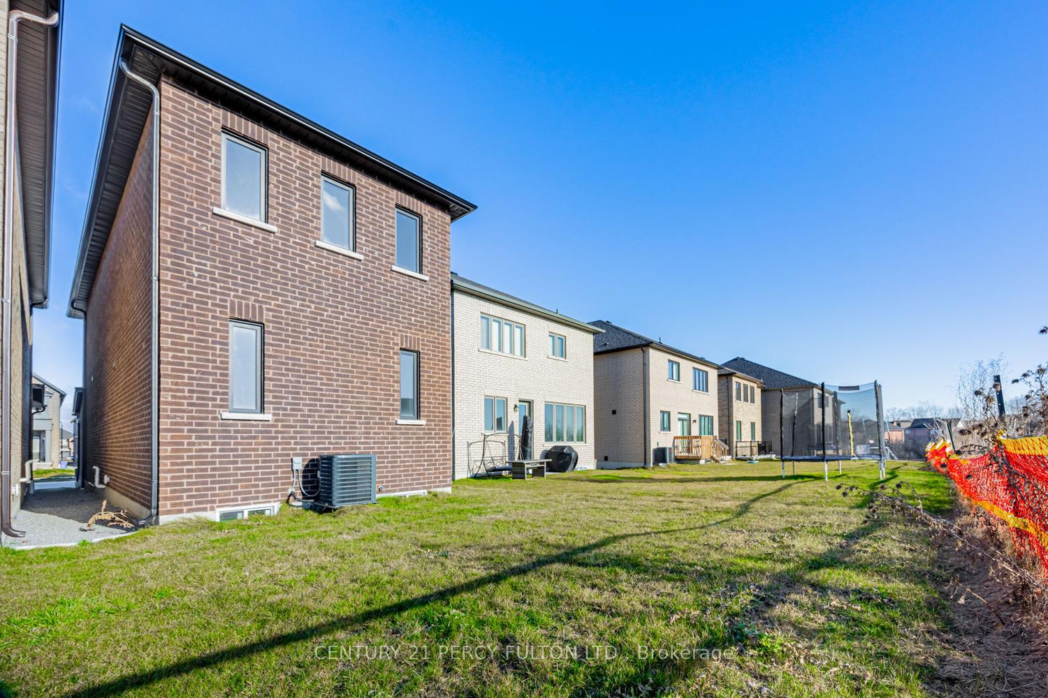 Photo 40 of 98 Closson Drive N, Whitby, Rural Whitby — HOMEH