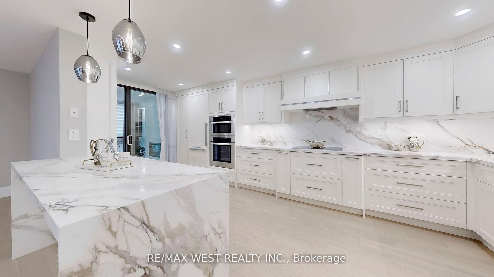 Photo 2 of Unit 801, 240 Heath Street W, Toronto, Forest Hill South — HOMEH