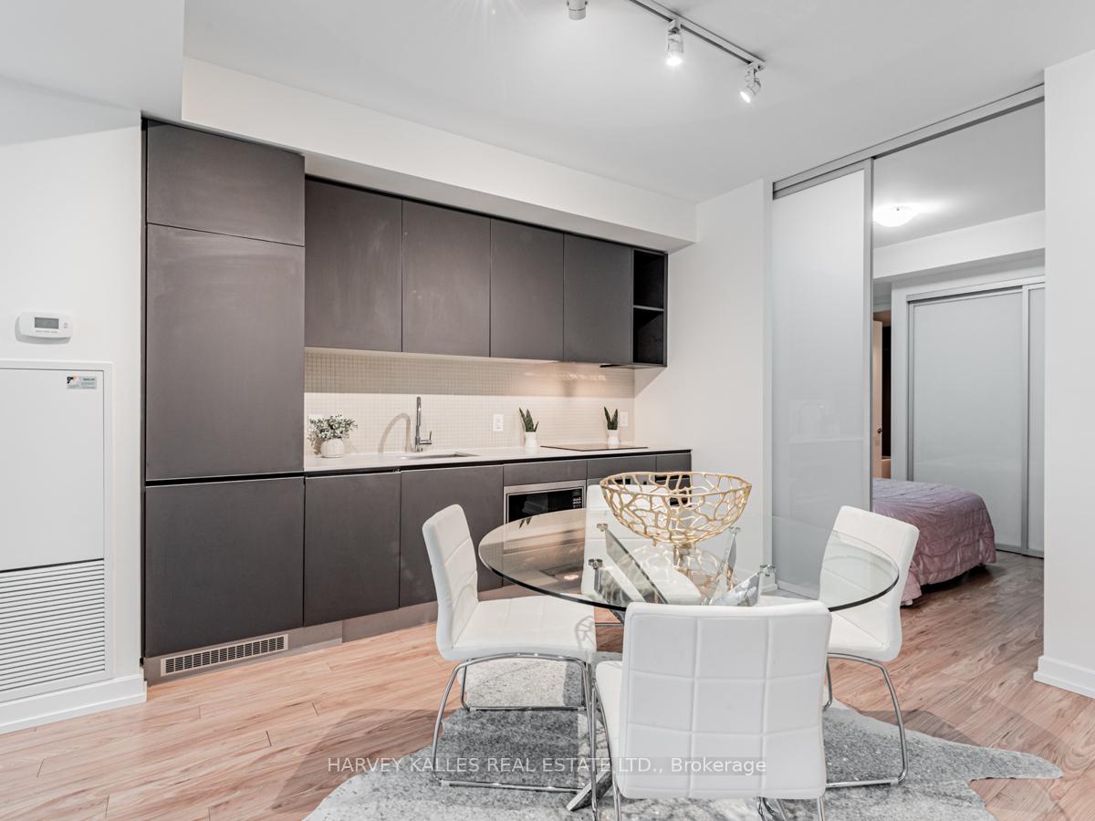 Photo 2 of Unit 314, 377 Madison Avenue, Toronto, Casa Loma — HOMEH