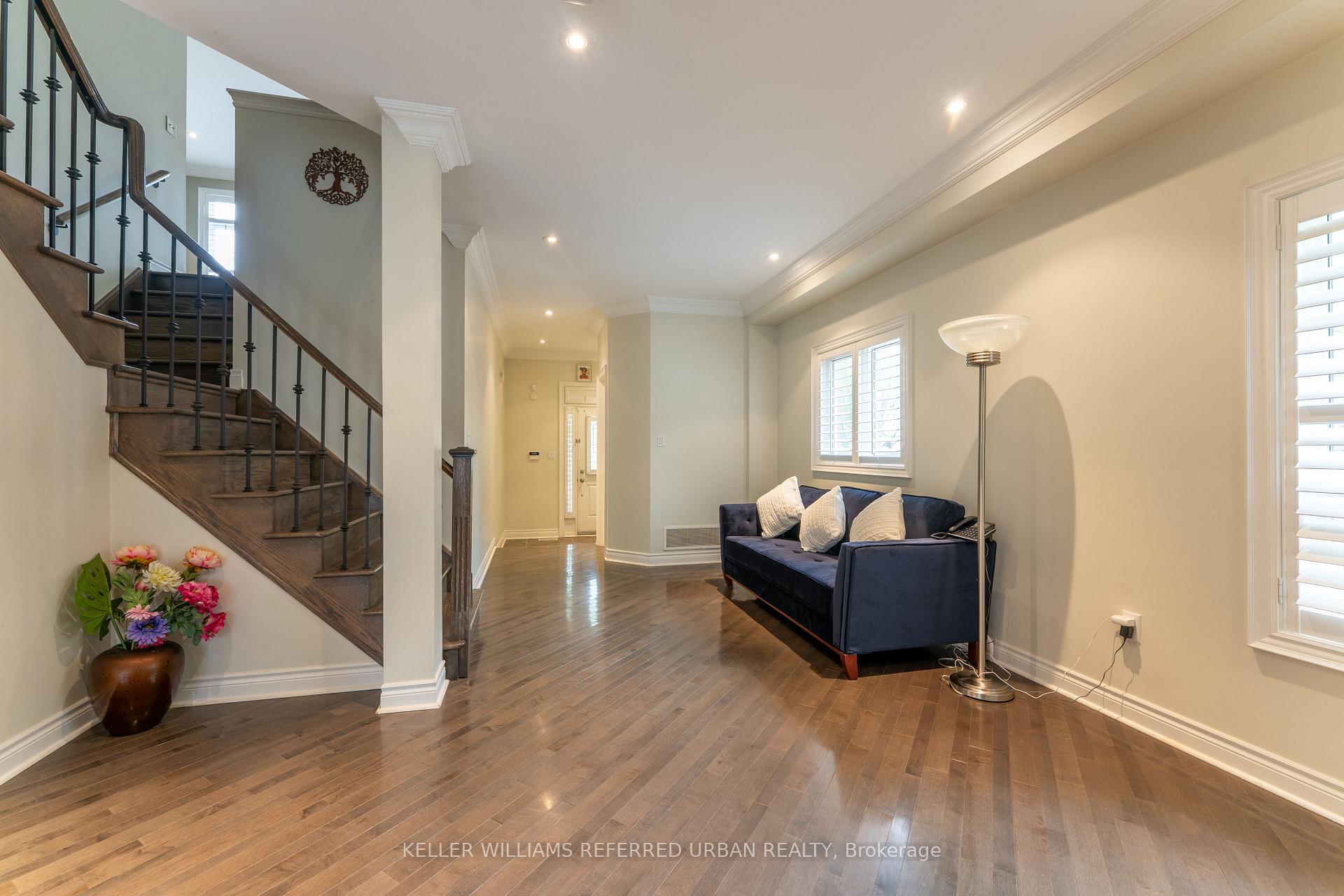 Photo 2 of 10 Wilsongary Circle, Ajax, Northeast Ajax — HOMEH