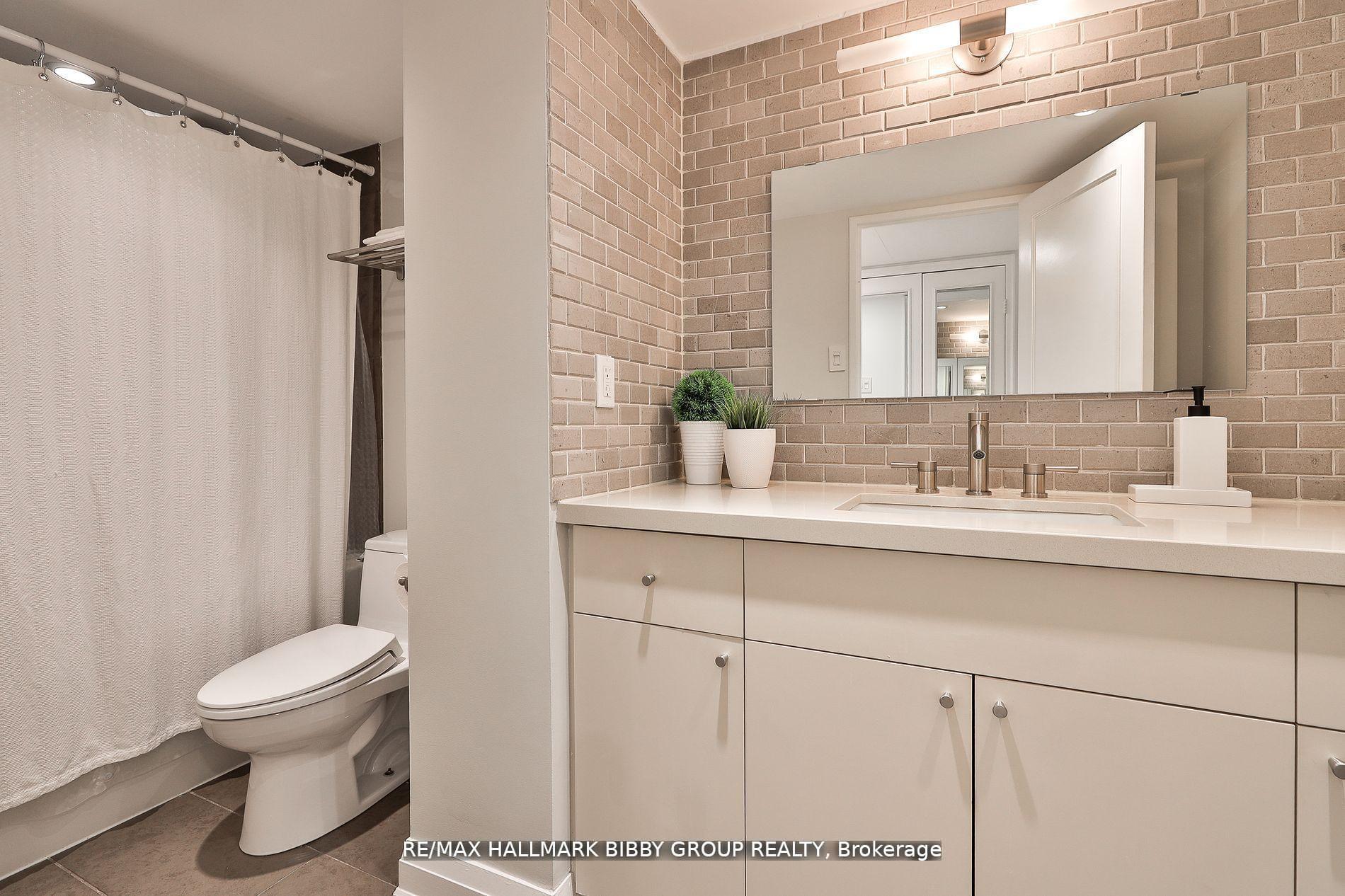 Photo 11 of Unit 206, 61 St Clair Avenue W, Toronto, Yonge-St. Clair — HOMEH