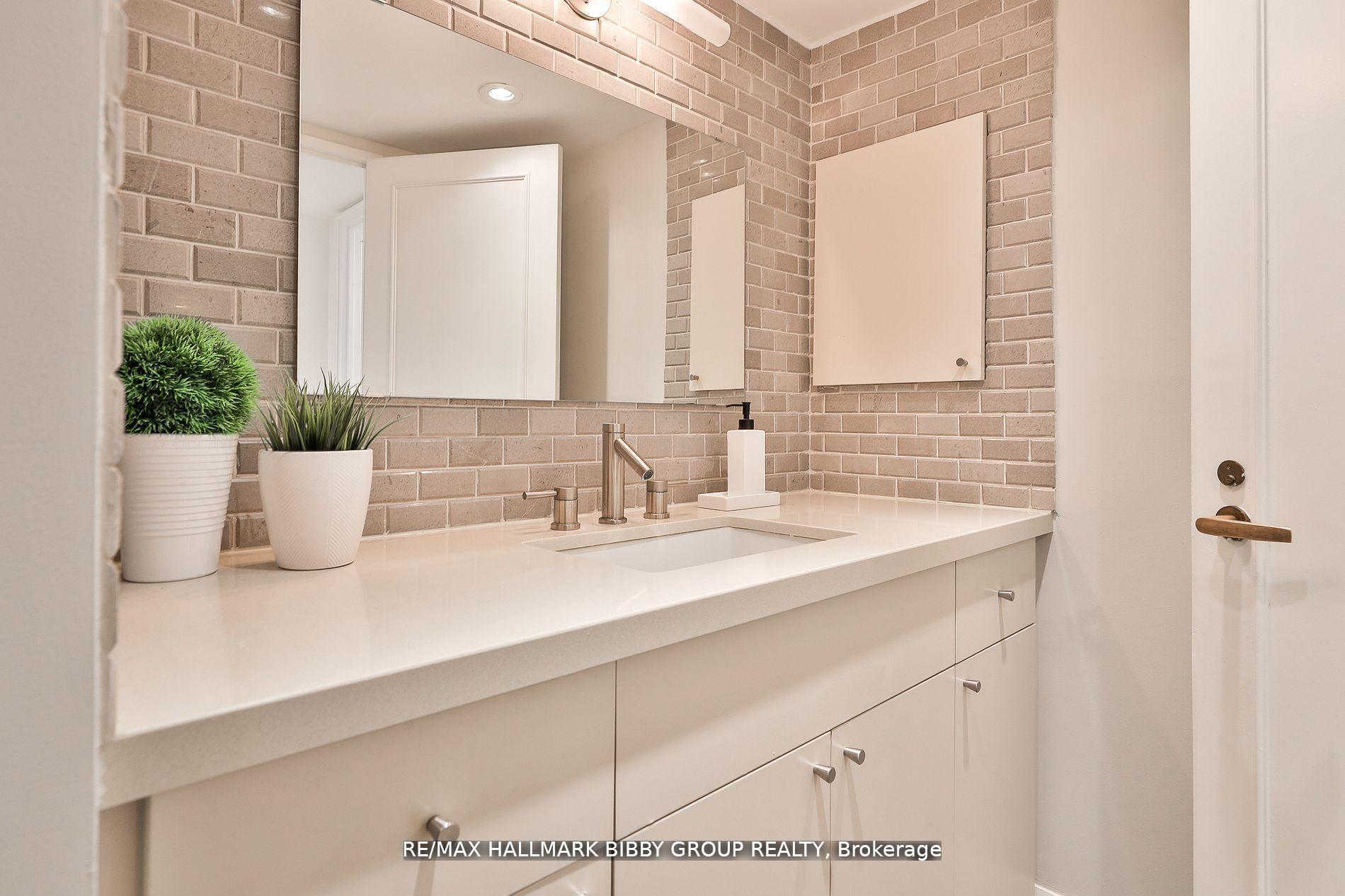 Photo 20 of Unit 206, 61 St Clair Avenue W, Toronto, Yonge-St. Clair — HOMEH