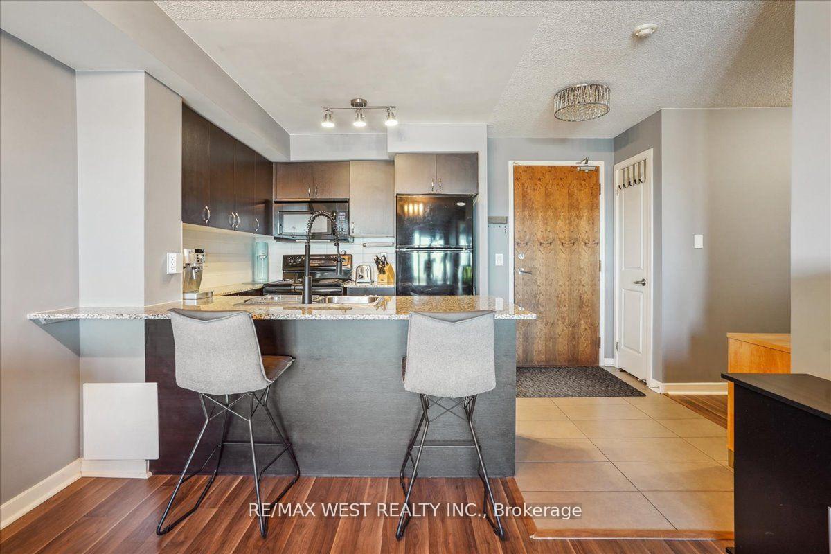 Photo 3 of Unit 1105, 1235 Bayly Street, Pickering, Bay Ridges — HOMEH