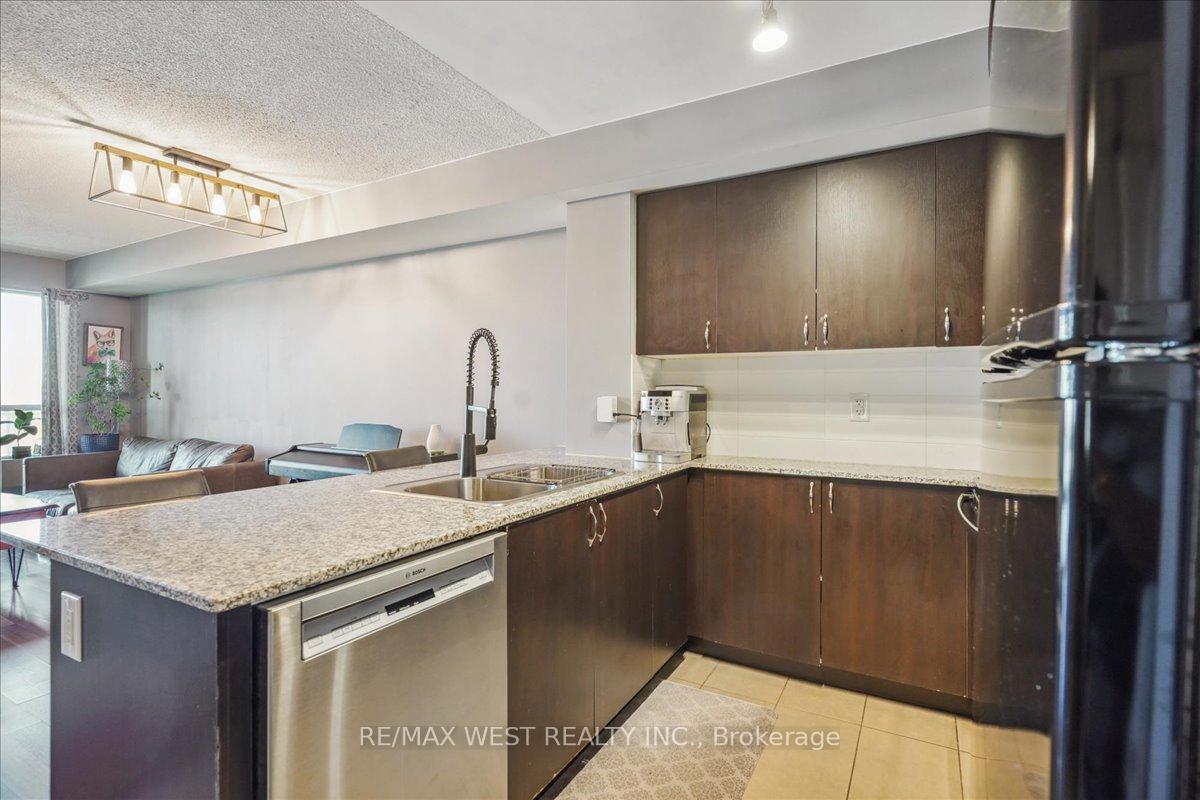 Photo 4 of Unit 1105, 1235 Bayly Street, Pickering, Bay Ridges — HOMEH