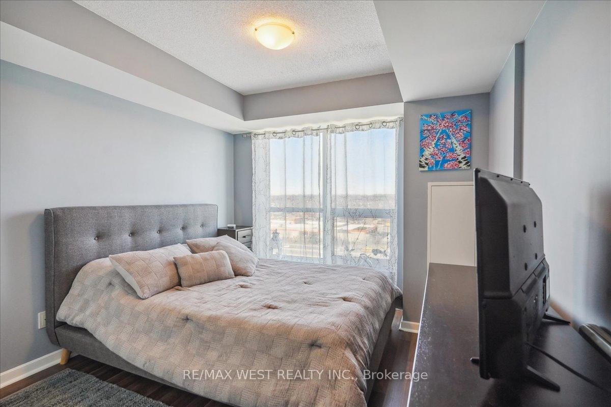Photo 5 of Unit 1105, 1235 Bayly Street, Pickering, Bay Ridges — HOMEH