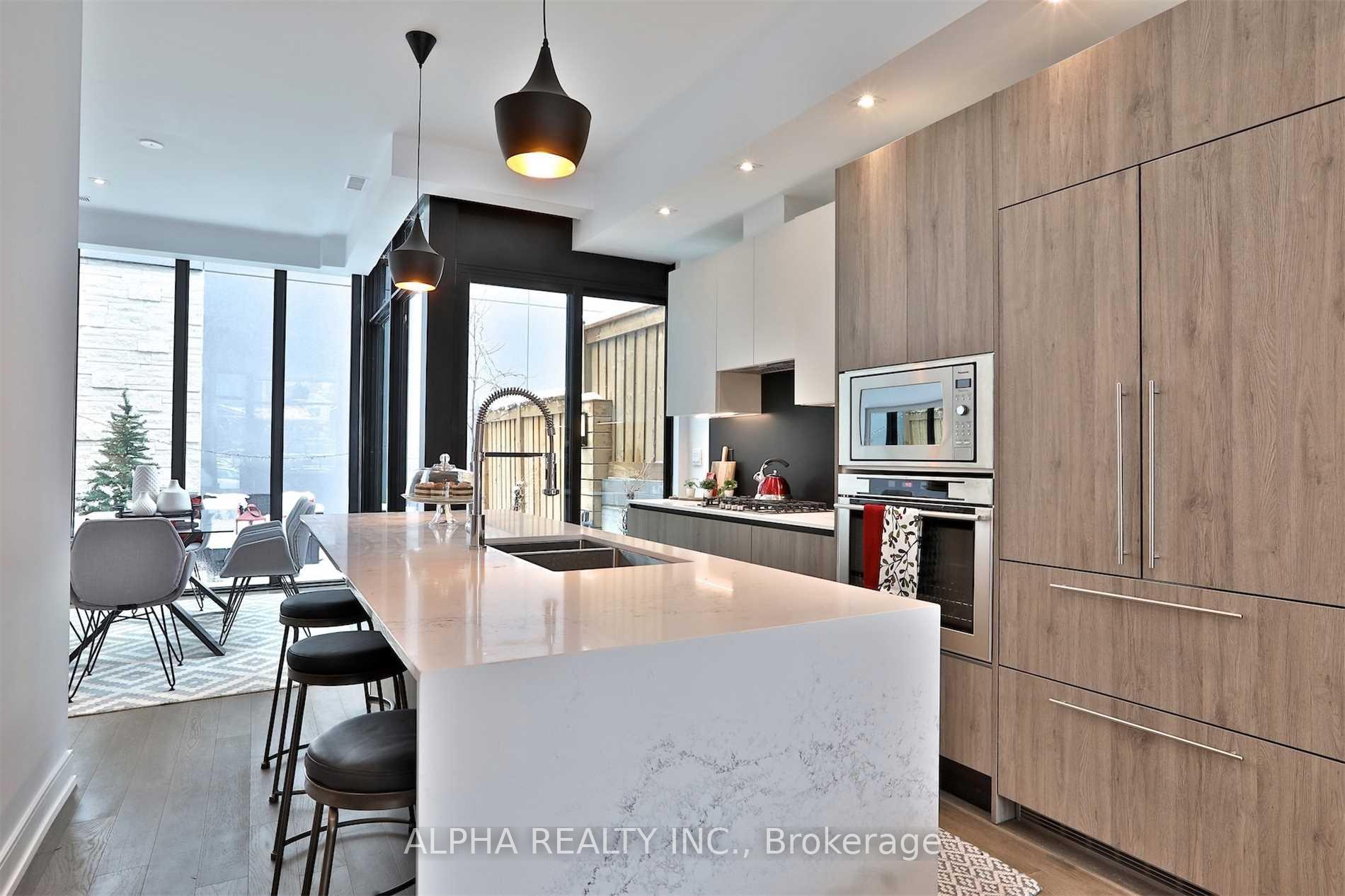 Photo 4 of 129 Roselawn Avenue, Toronto, Yonge-Eglinton — HOMEH