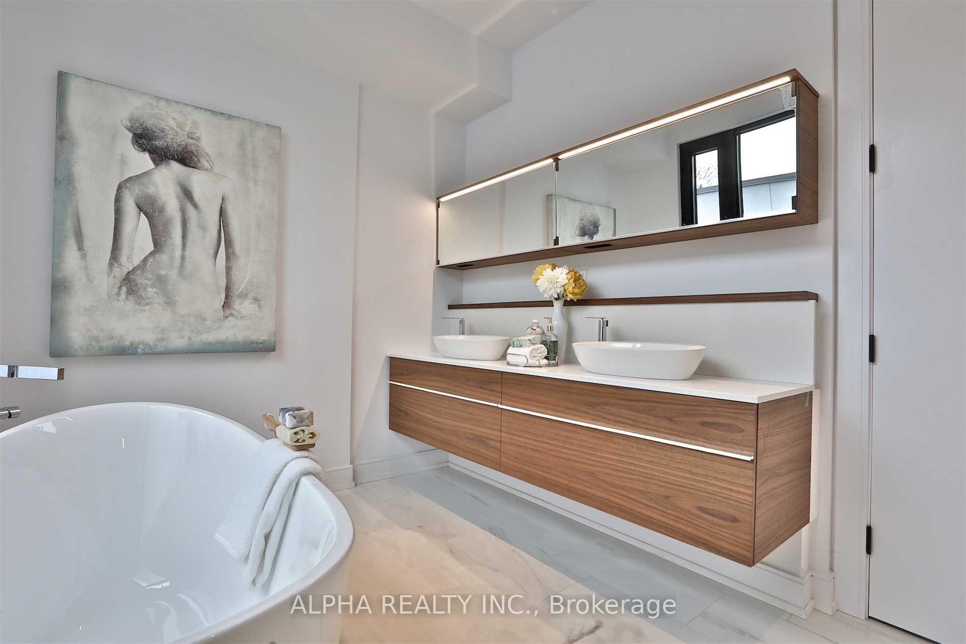 Photo 25 of 129 Roselawn Avenue, Toronto, Yonge-Eglinton — HOMEH