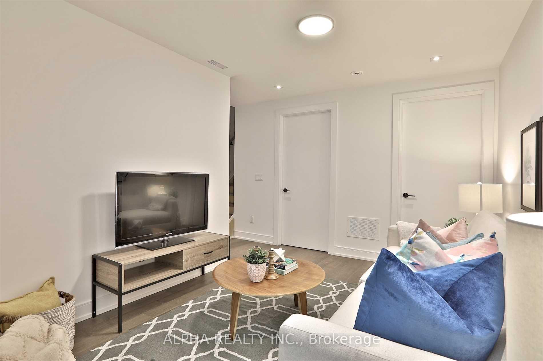 Photo 31 of 129 Roselawn Avenue, Toronto, Yonge-Eglinton — HOMEH