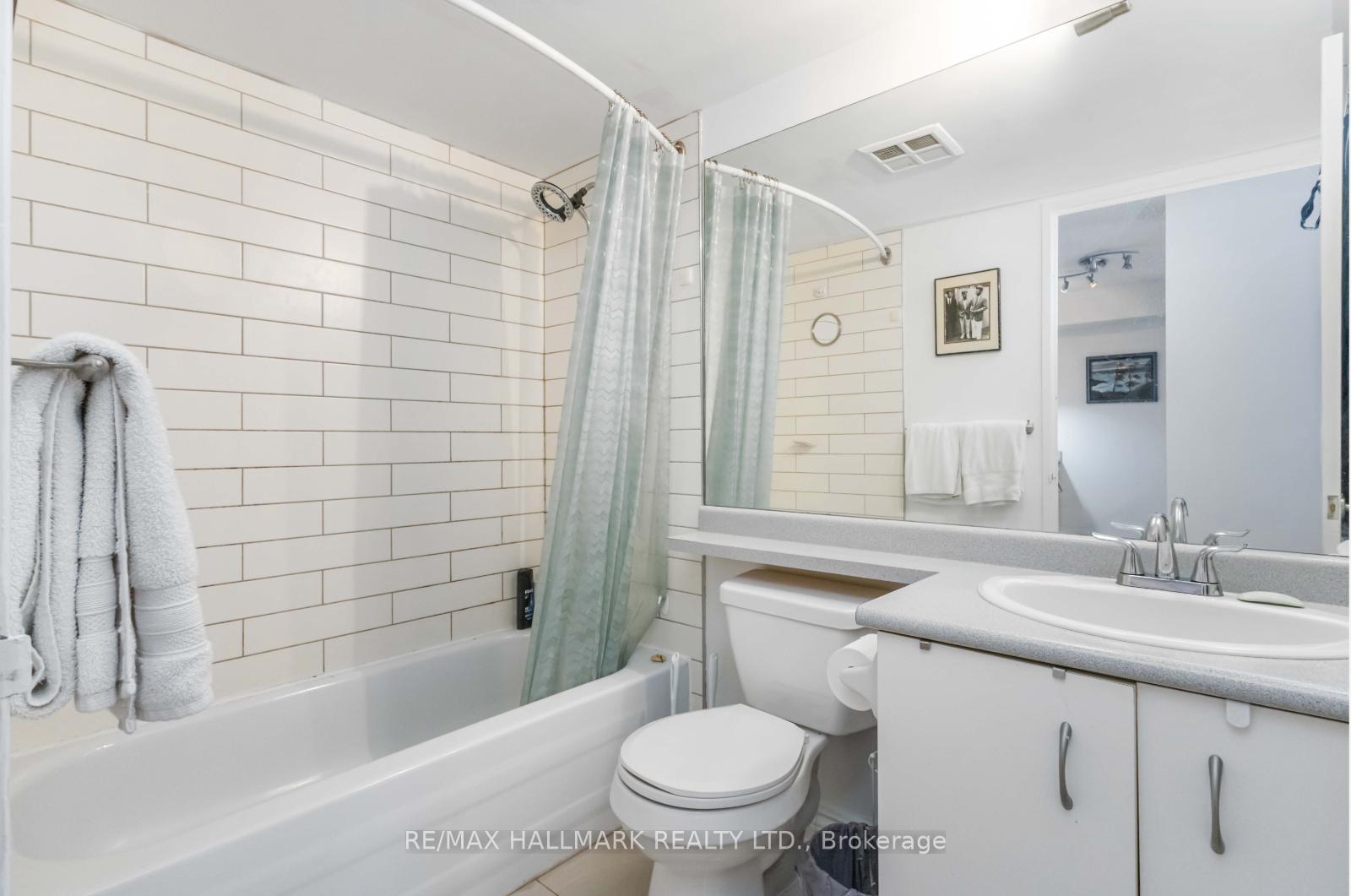 Photo 5 of Unit 804, 70 Mill Street, Toronto, Waterfront Communities — HOMEH
