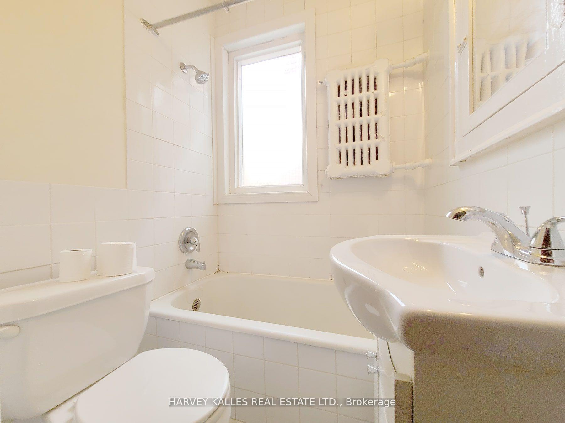 Photo 7 of Unit D, 1108 Yonge Street, Toronto, The Annex — HOMEH