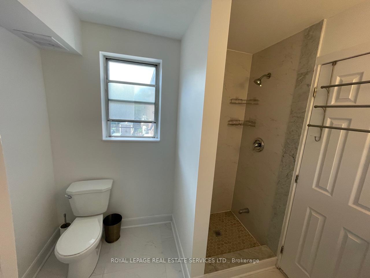 Photo 5 of Unit D, 136 Avenue Road, Toronto, The Annex — HOMEH