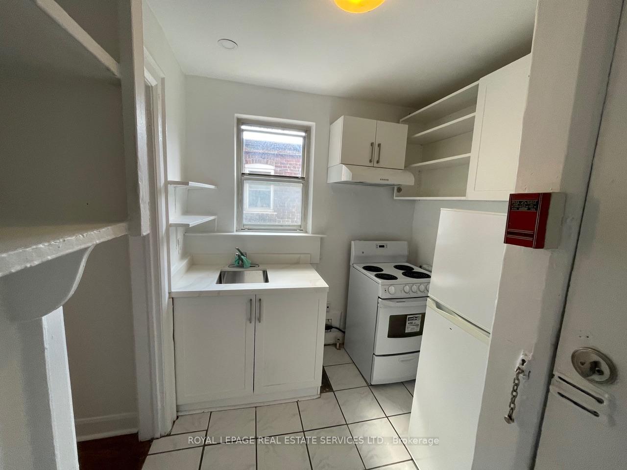 Photo 11 of Unit D, 136 Avenue Road, Toronto, The Annex — HOMEH