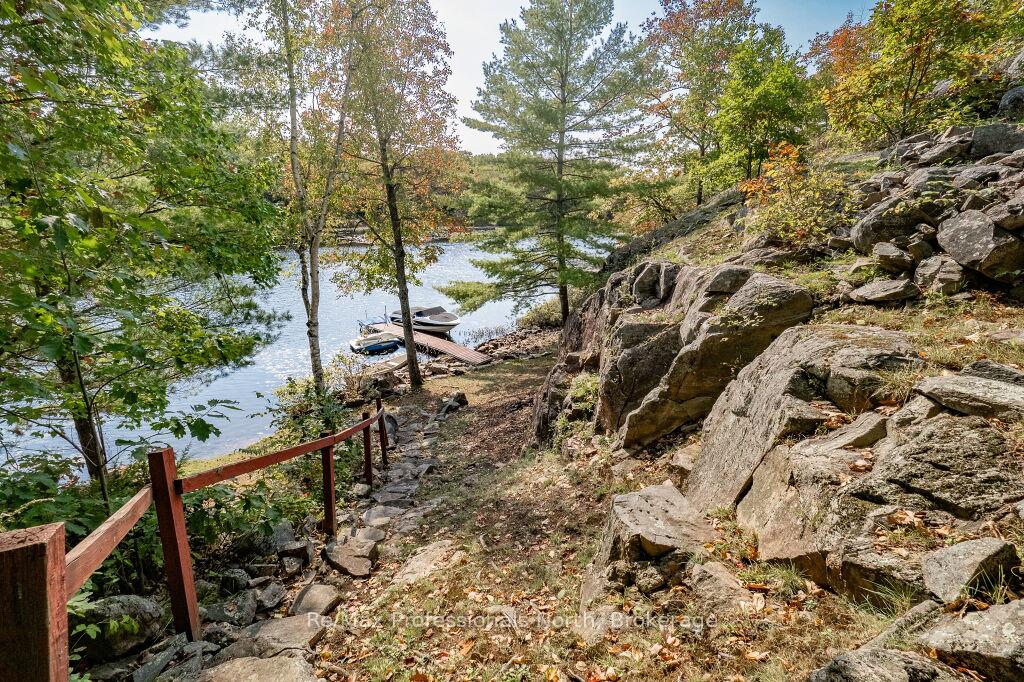 Photo 18 of 1006 Booth Lane, Gravenhurst, Muskoka (S) — HOMEH