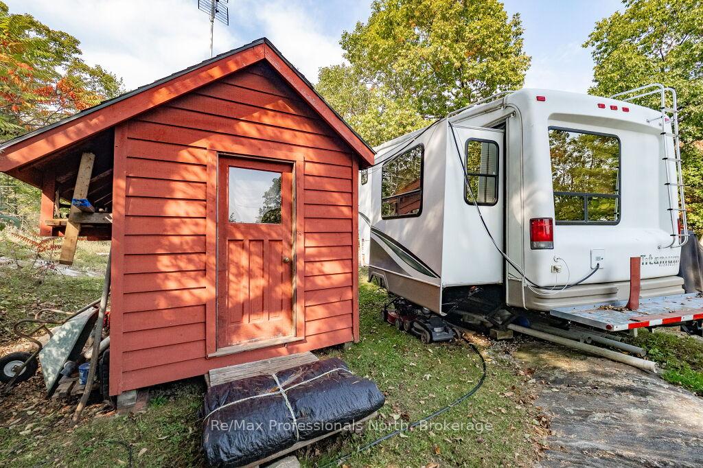 Photo 31 of 1006 Booth Lane, Gravenhurst, Muskoka (S) — HOMEH