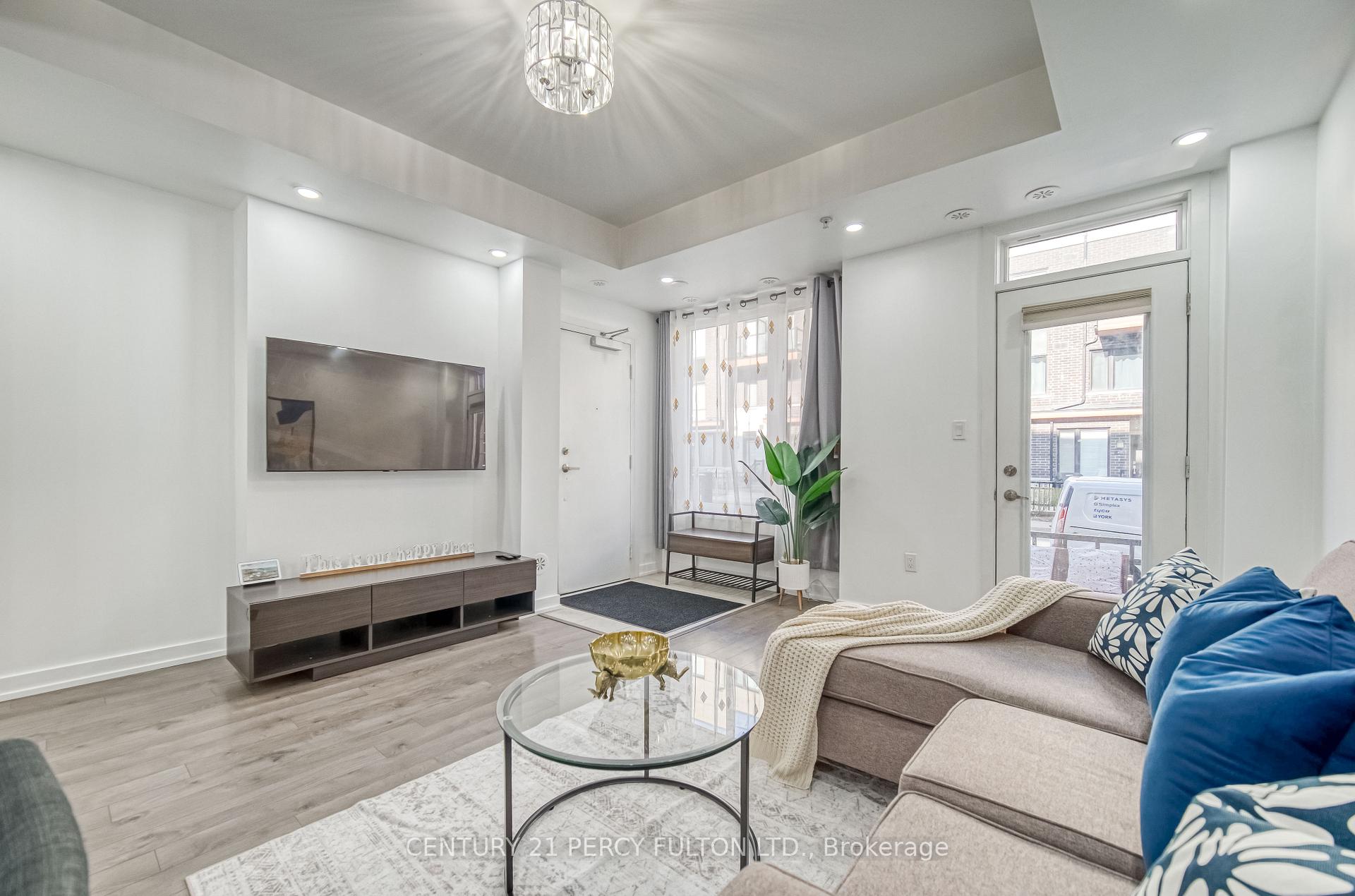 Photo 2 of Unit 504, 1555 Kingston Road, Pickering, Town Centre — HOMEH