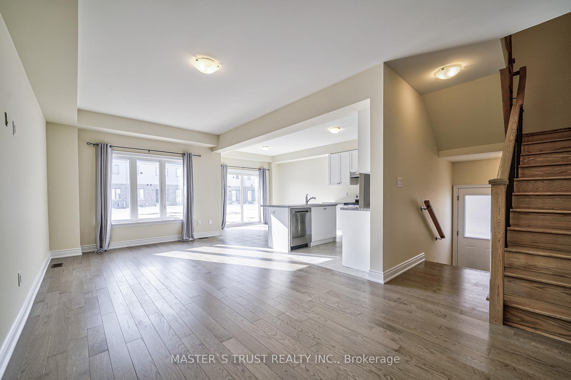 Photo 6 of 126 Lorne Thomas Place, New Tecumseth, Alliston — HOMEH