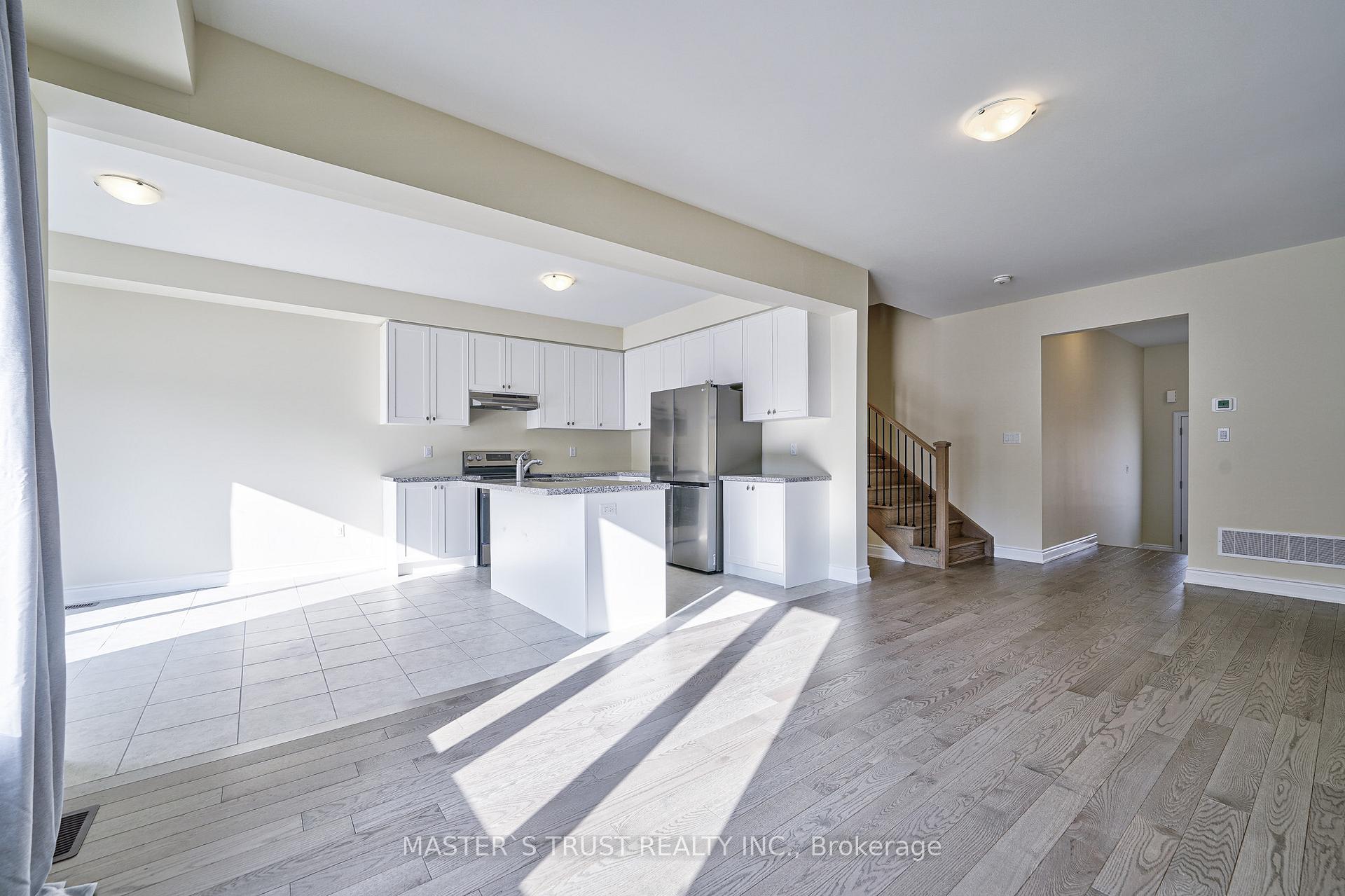 Photo 9 of 126 Lorne Thomas Place, New Tecumseth, Alliston — HOMEH