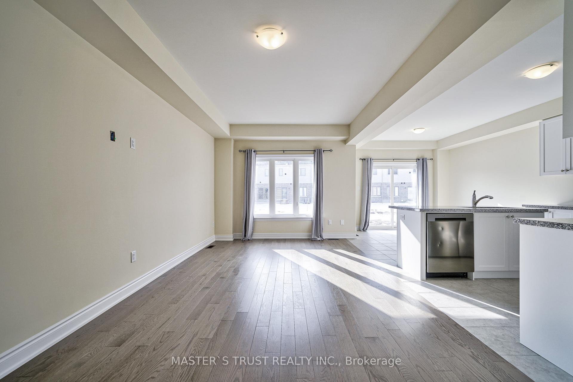 Photo 3 of 126 Lorne Thomas Place, New Tecumseth, Alliston — HOMEH