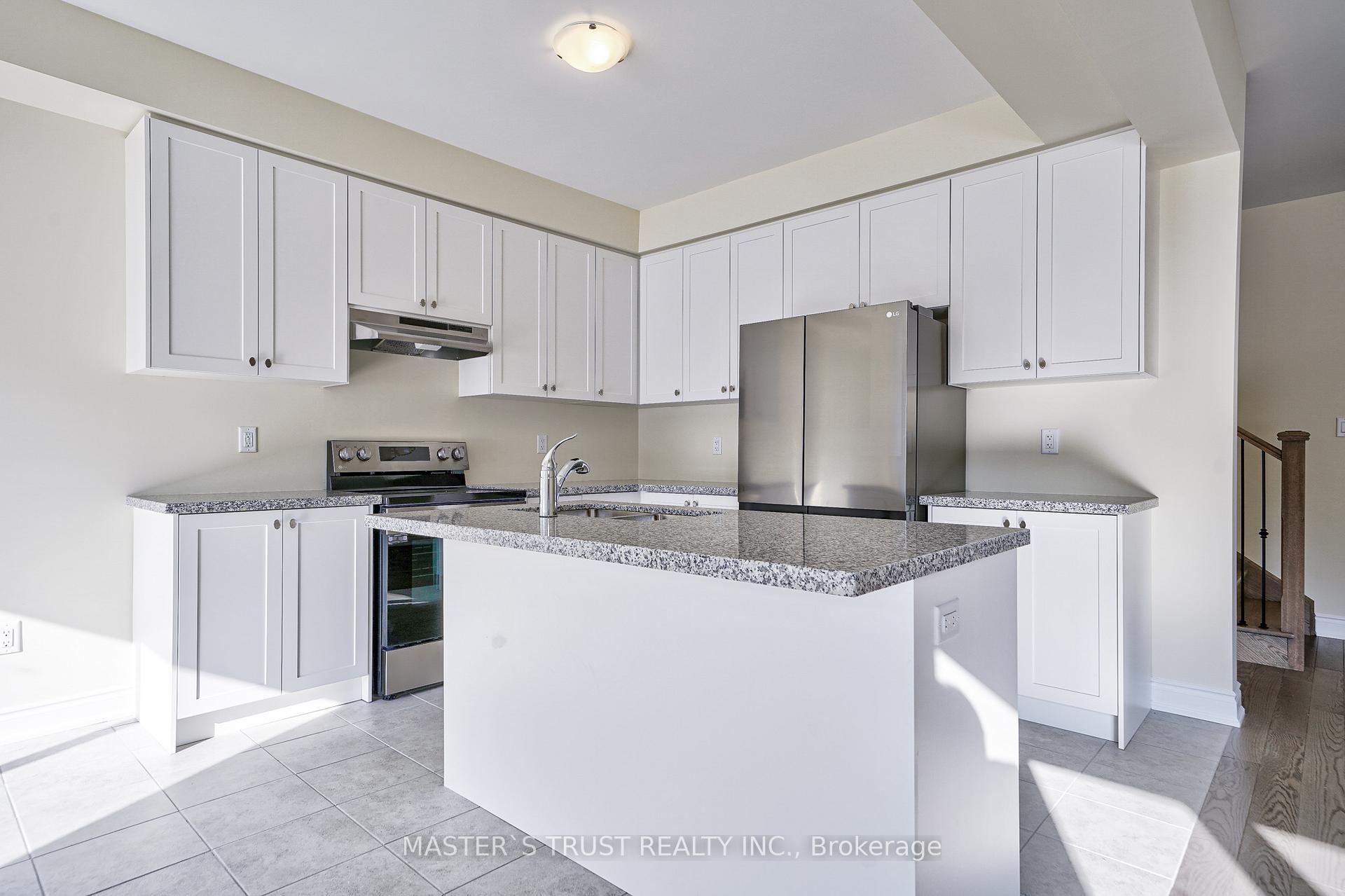 Photo 12 of 126 Lorne Thomas Place, New Tecumseth, Alliston — HOMEH