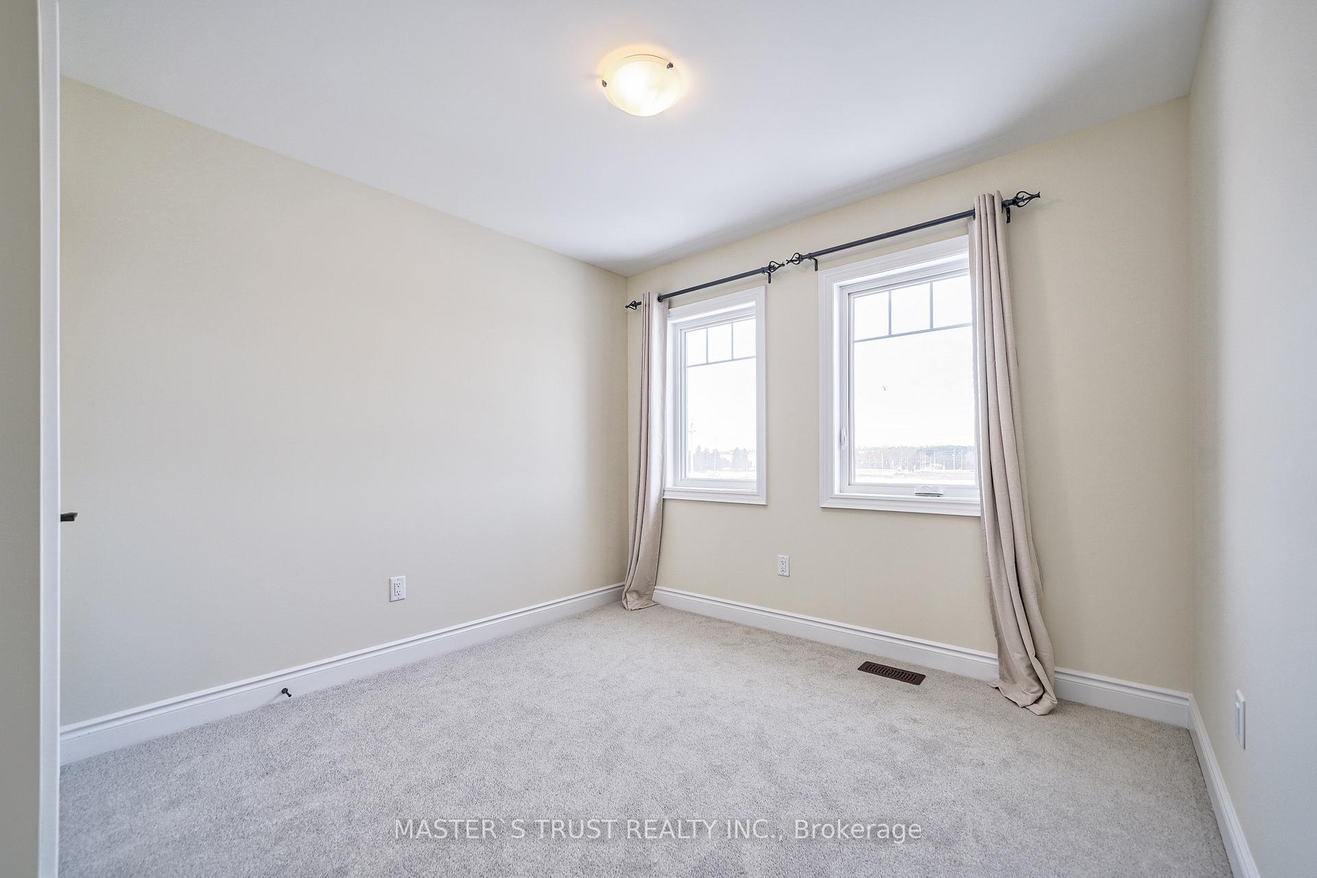 Photo 13 of 126 Lorne Thomas Place, New Tecumseth, Alliston — HOMEH